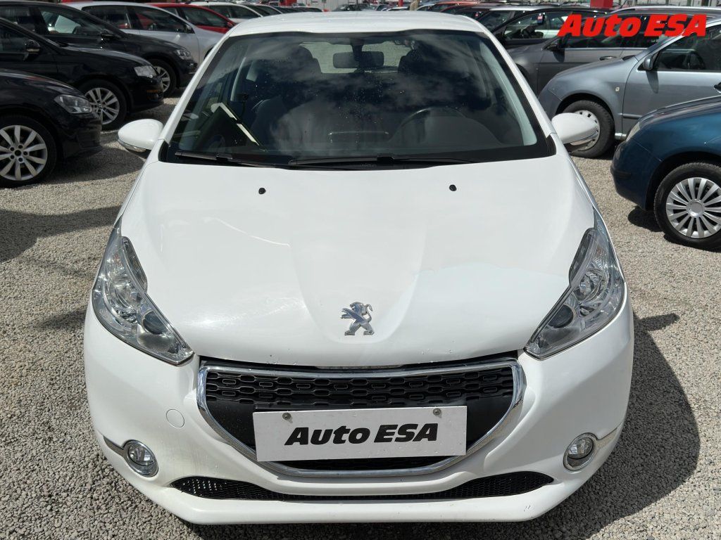 Peugeot 208, 1.2PT - fotka 2