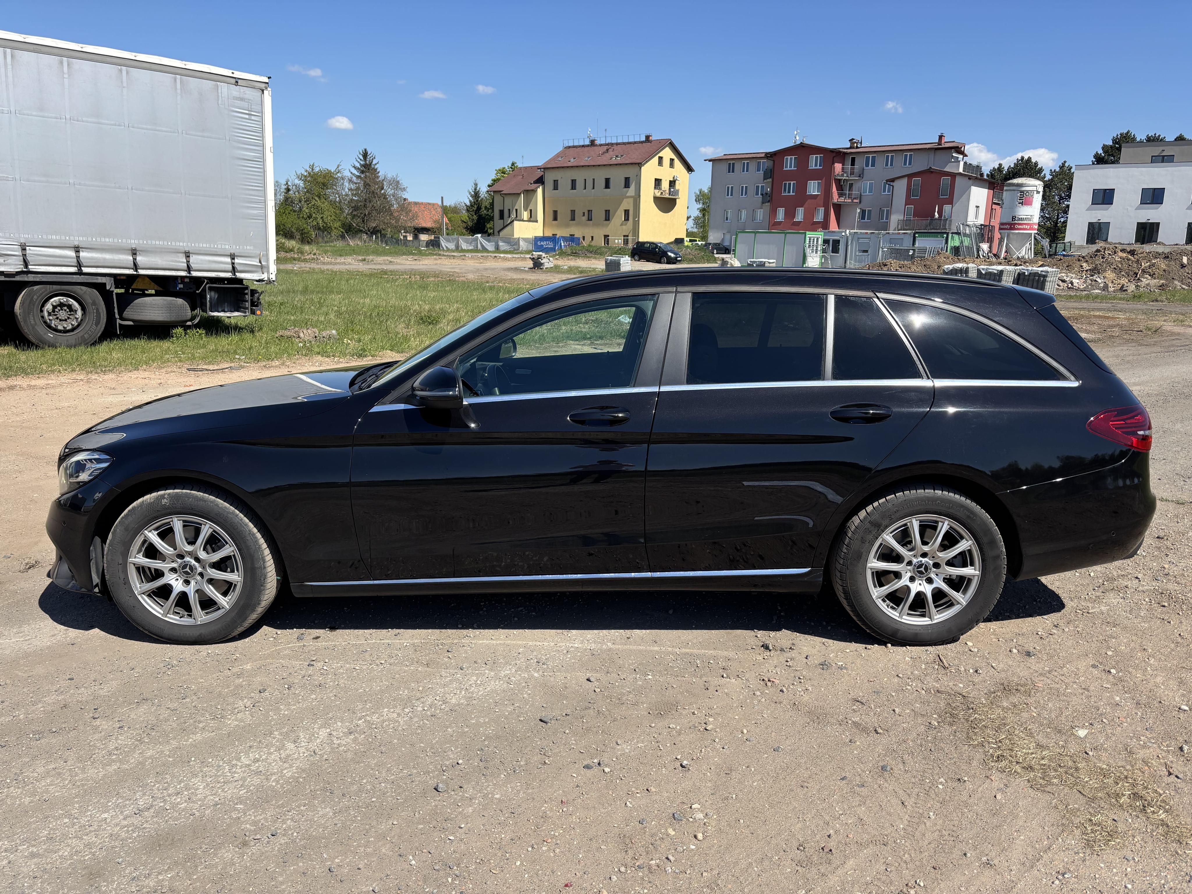 Mercedes-Benz Třídy C, 220d Full LED 143kw 9G - fotka 2