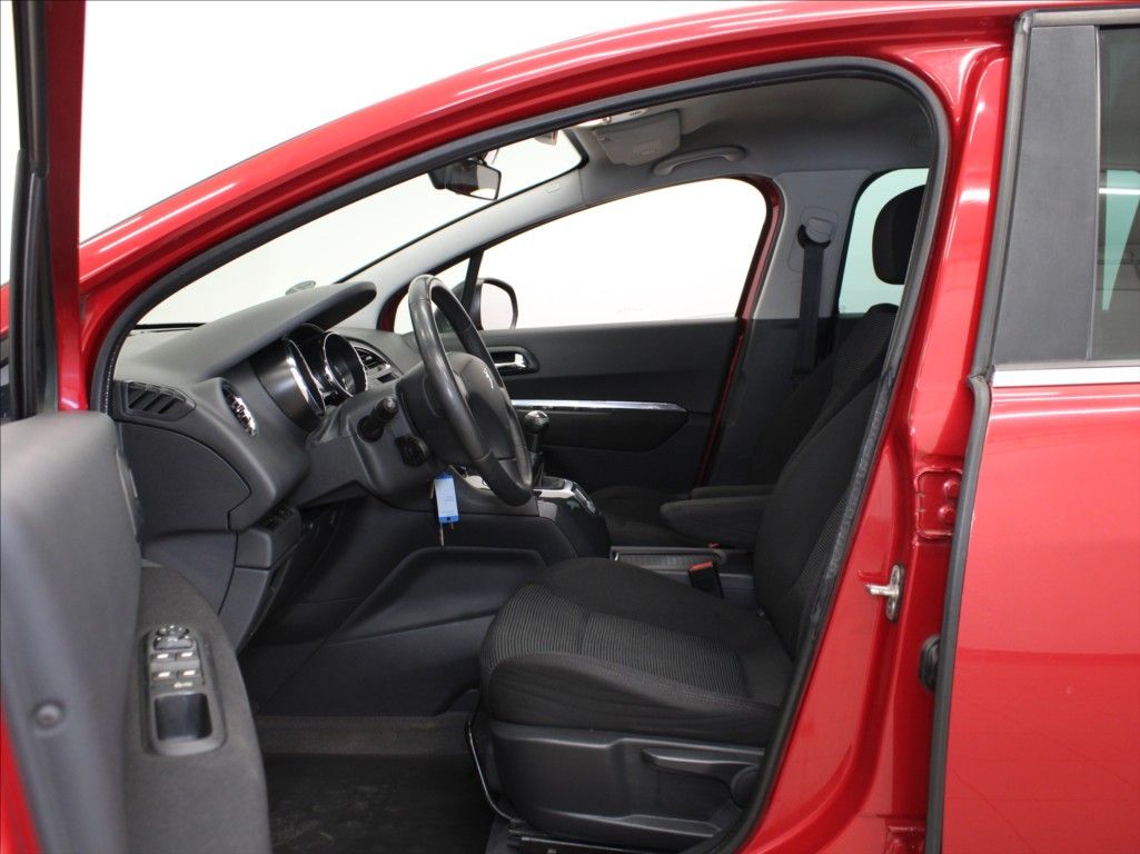 Peugeot 5008, 1,6 i 88kW ČR Nové STK - fotka 6