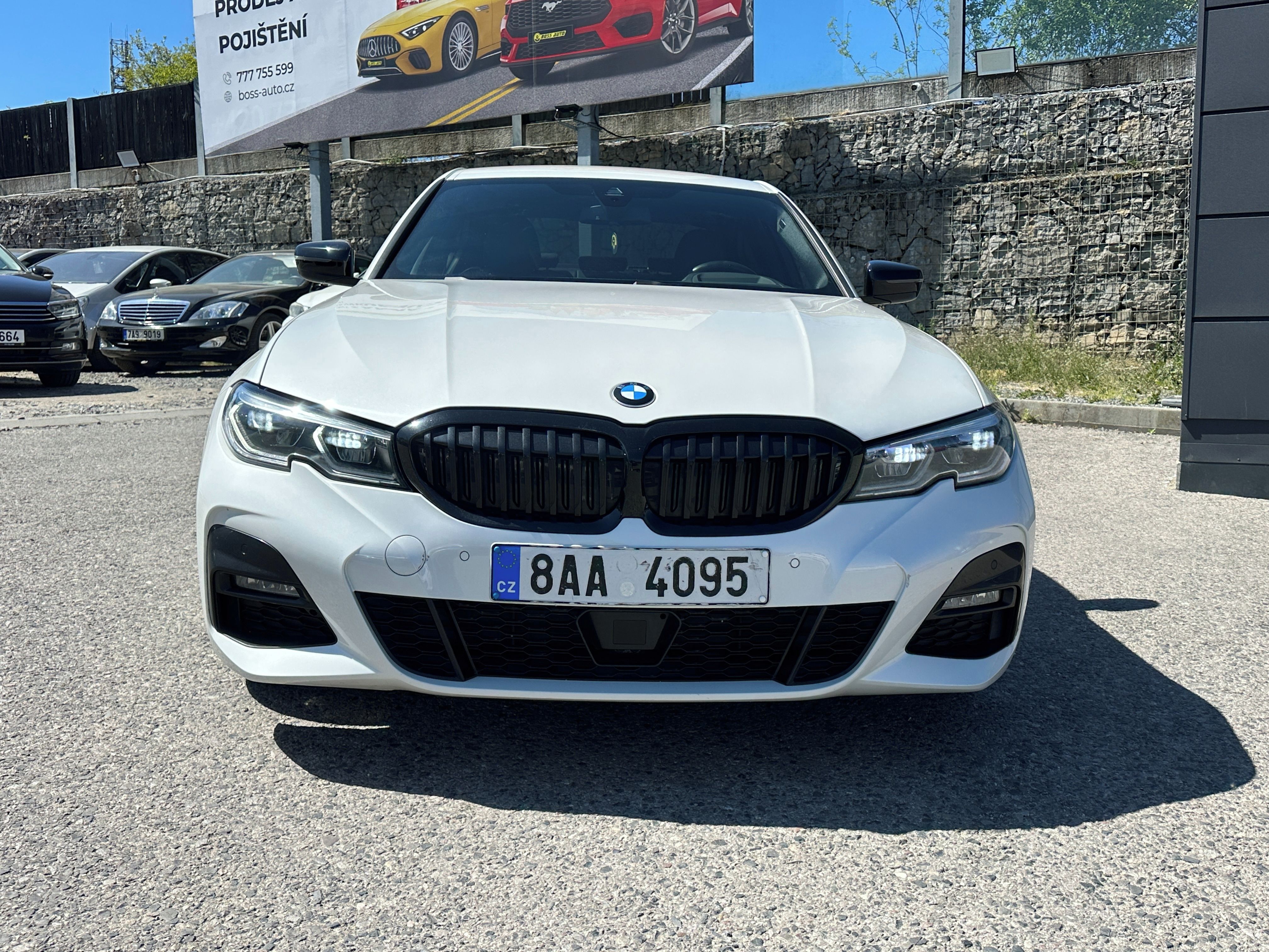 BMW Řada 3, BMW 330D xDrive 2020 - fotka 3