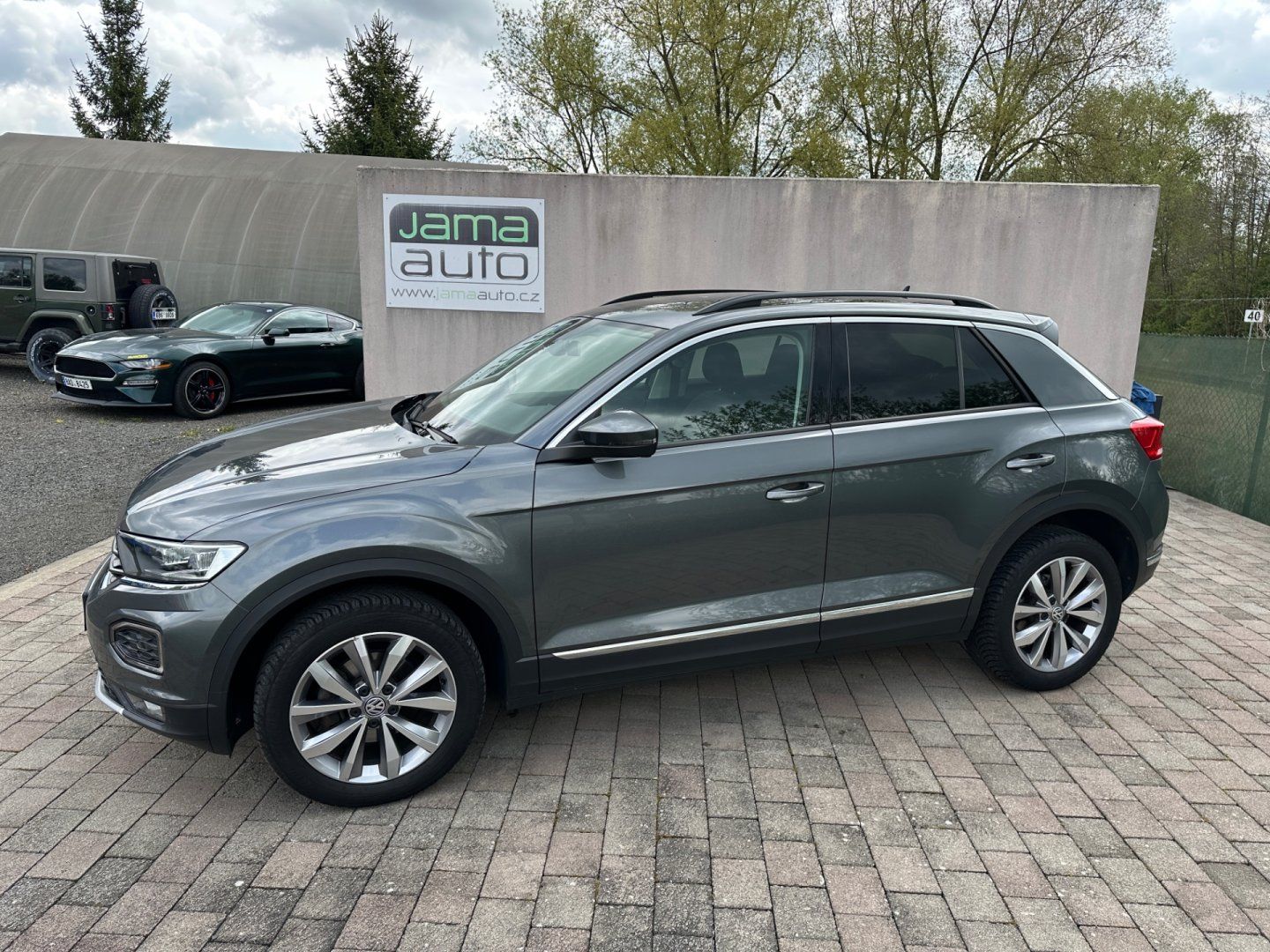 Volkswagen T-Roc, 1,5TSI 110kW STYLE TAŽNÉ 1.MAJ - fotka 3