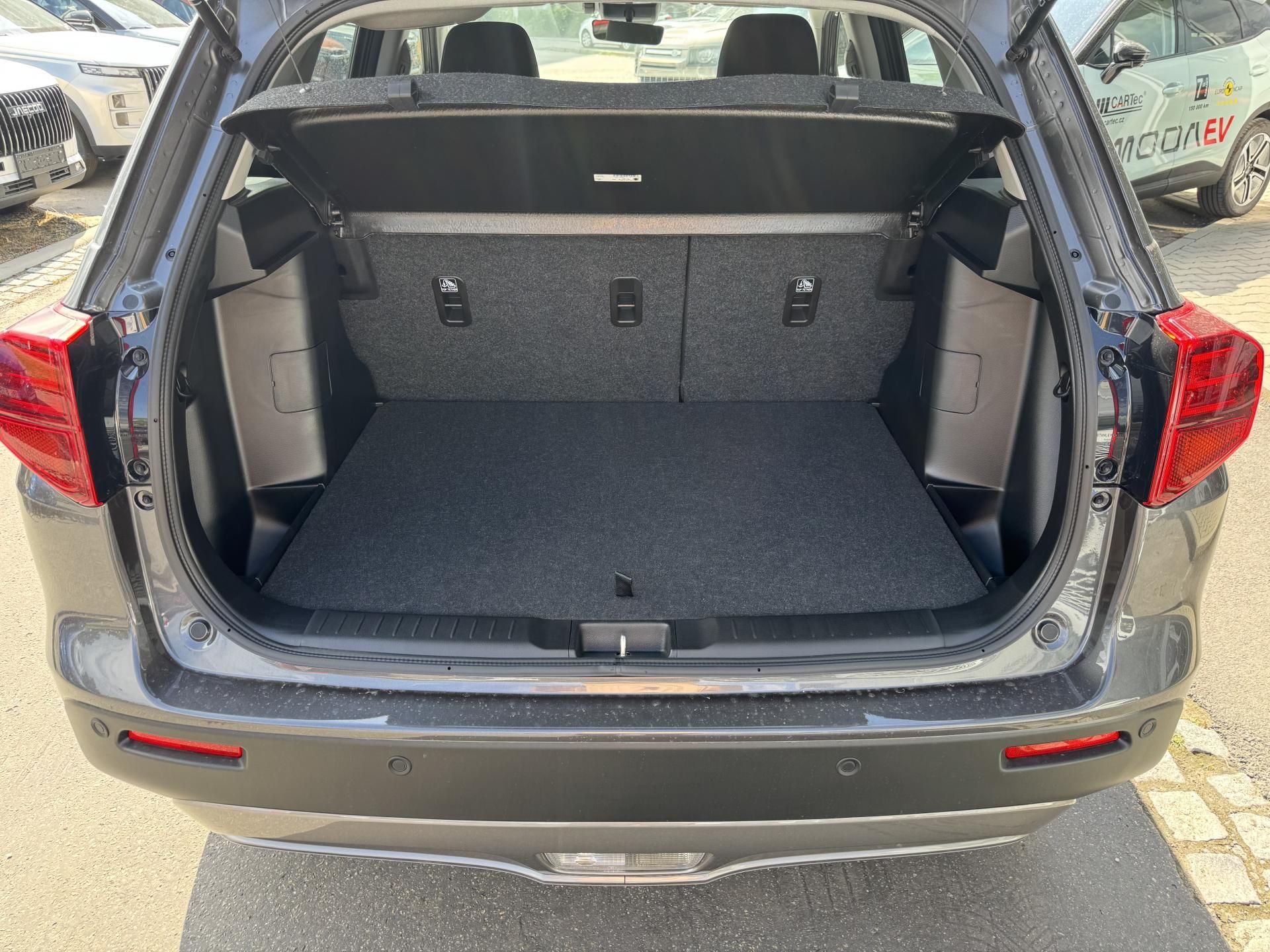 Suzuki Vitara, 1,4 Premium hybrid - fotka 6