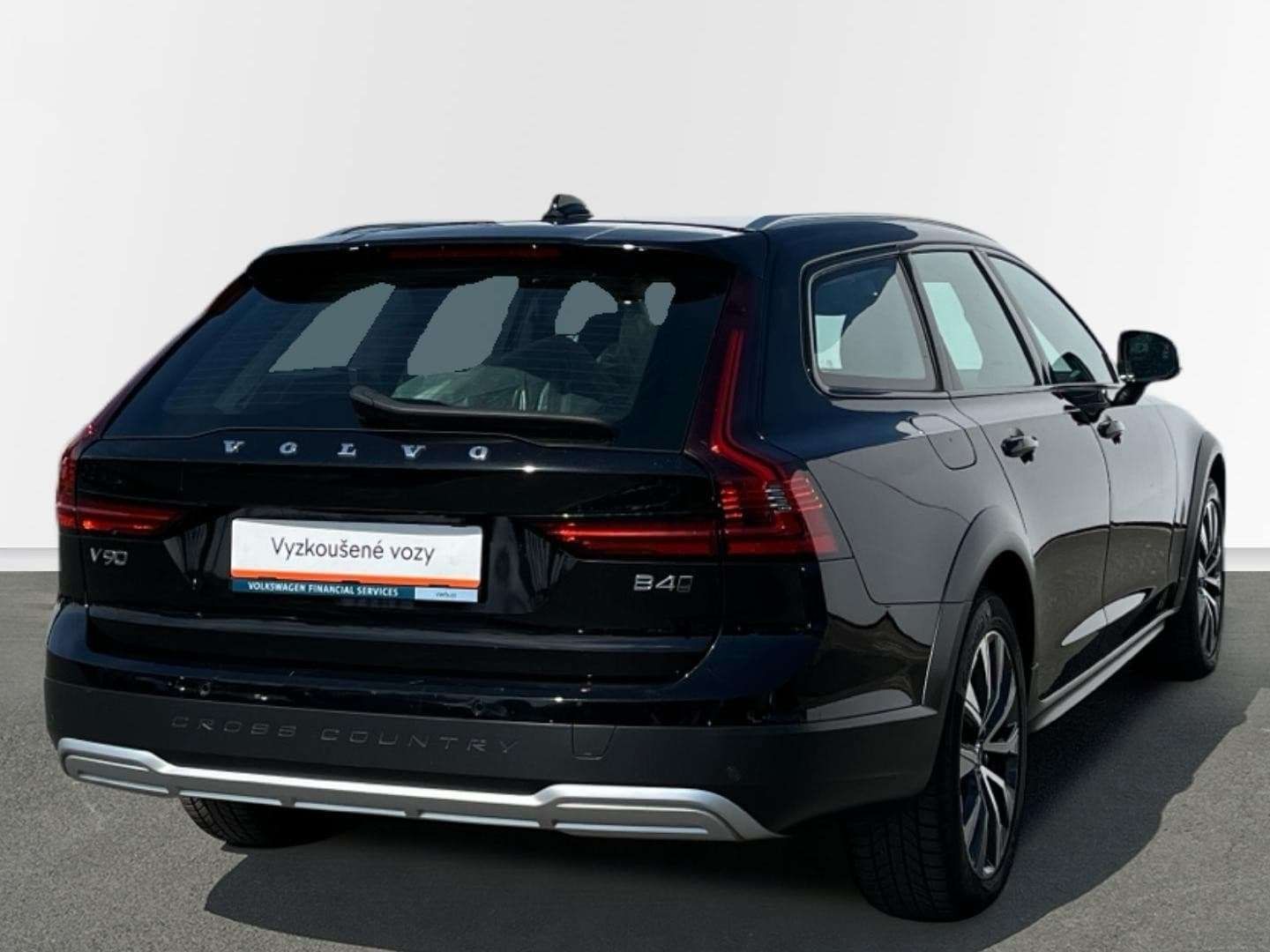 Volvo V90, B4 AWD diesel Ultimate Auto - fotka 2