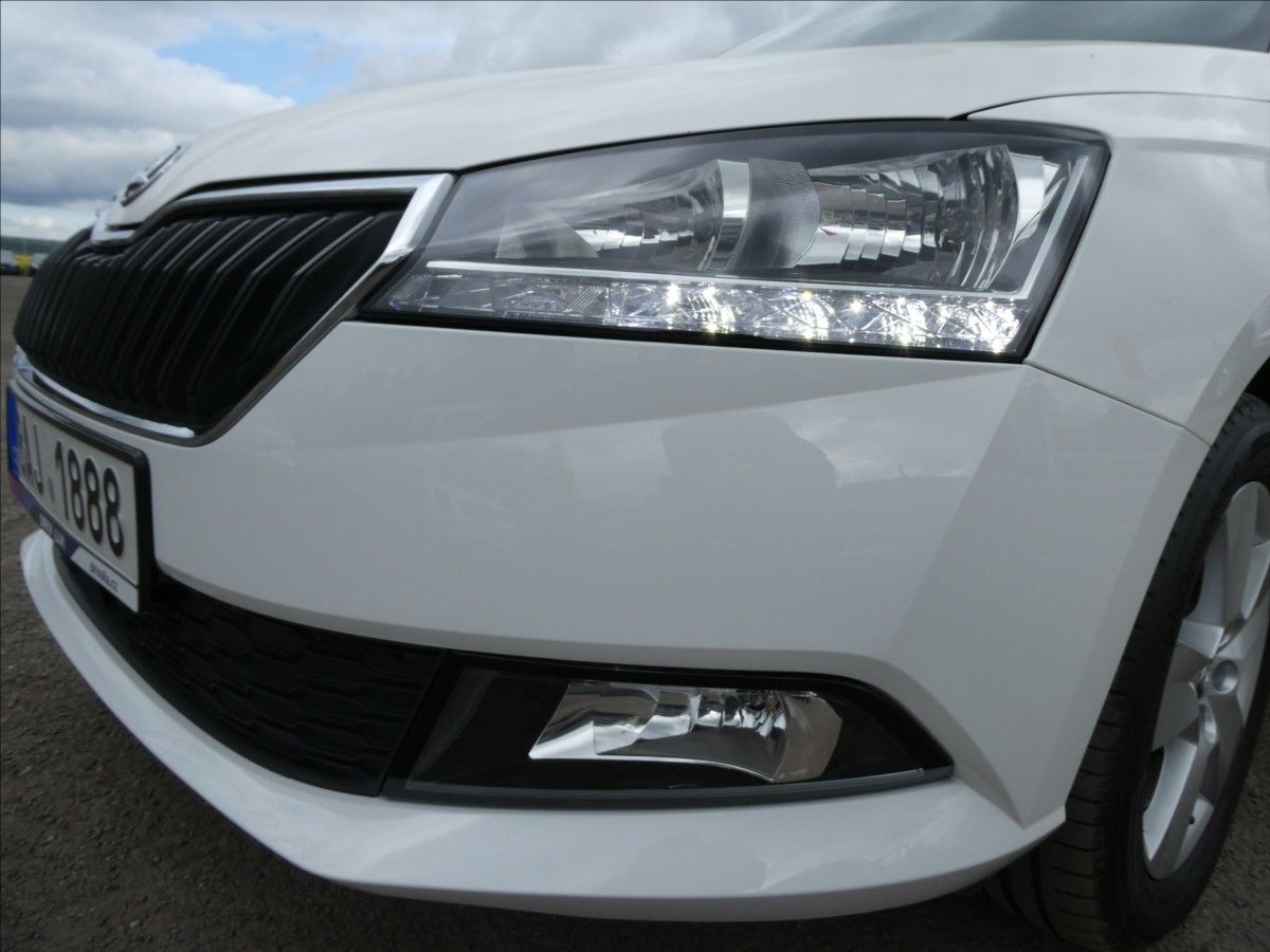 Škoda Fabia, 1,0 TSi 81kW 2x kola, serviska - fotka 4