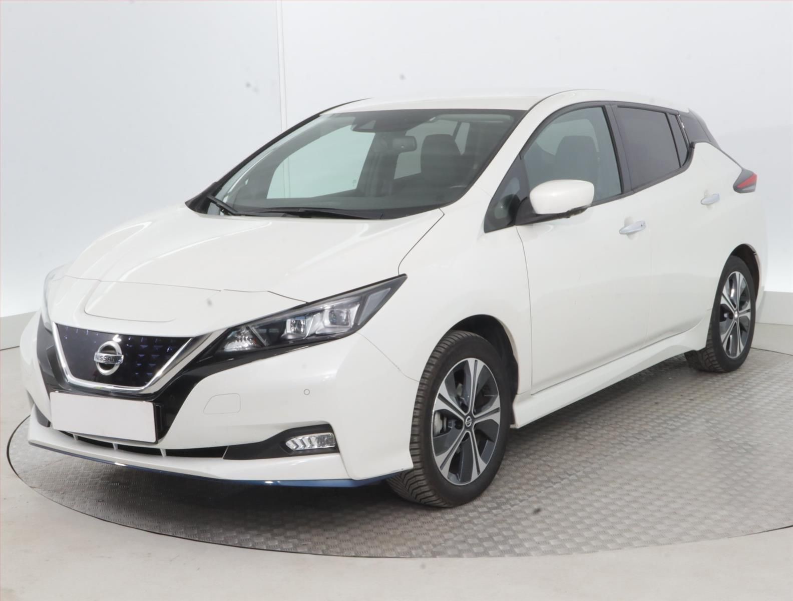 Nissan LEAF, 62 kWh, SoH 94%, Automat - fotka 2