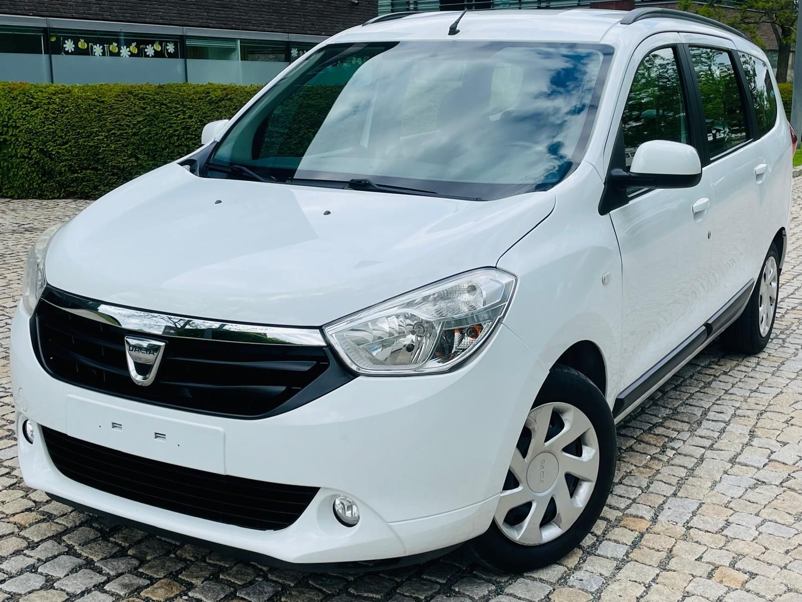 Dacia Lodgy, 1.2i 85KW MANUÁL KLIMATIZACE
