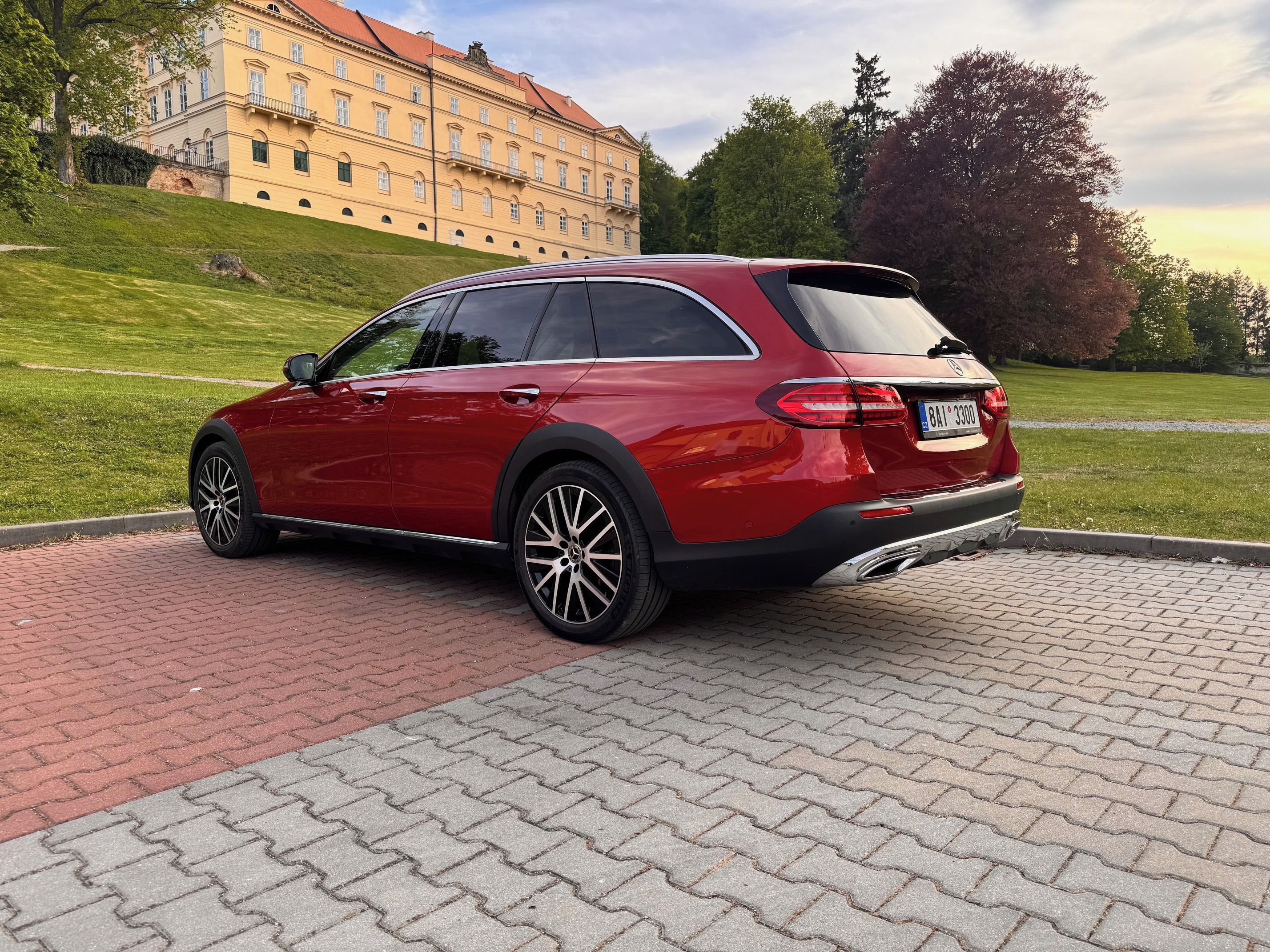 Mercedes-Benz Třídy E, ČR, SERVIS, ZÁRUKA , NEBOURÁNO - fotka 2