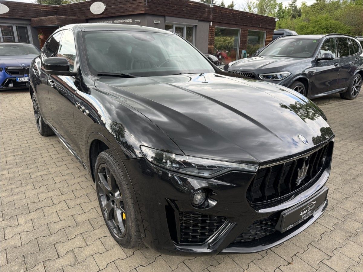 Maserati Levante, 3.0V6 SQ4 - fotka 3
