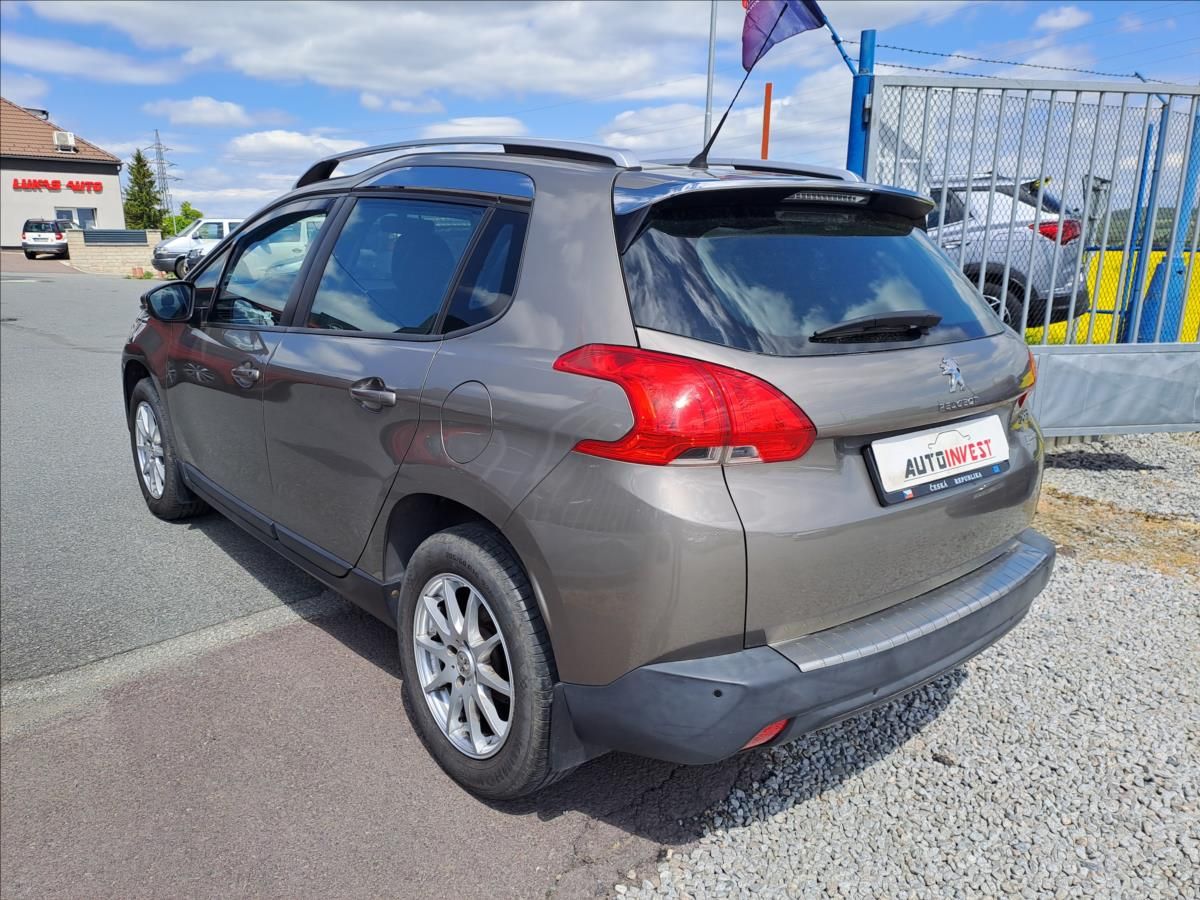 Peugeot 2008, 1,2 THP SERVISKA,KOUPENO CZ - fotka 4