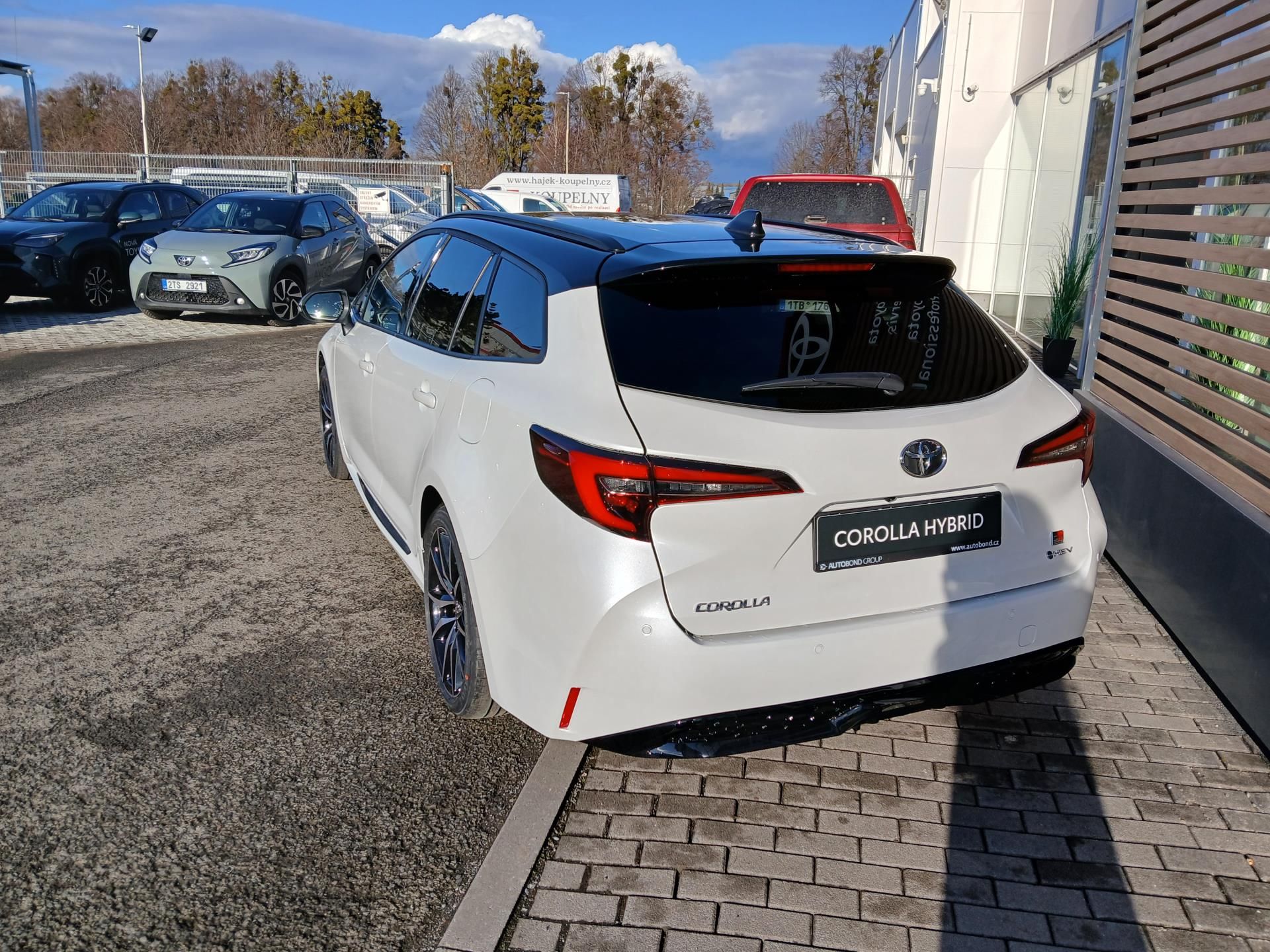 Toyota Corolla, 1.8 HEV GR Sport - fotka 6