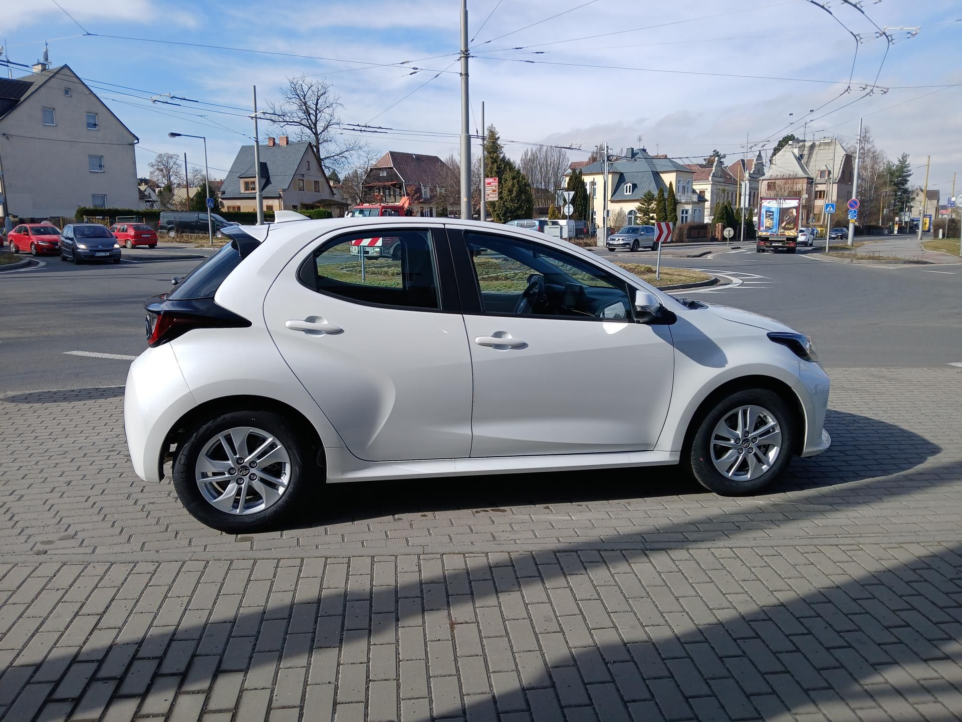 Toyota Yaris, 1,5 HEV 116k e-CVT Comfort - fotka 4