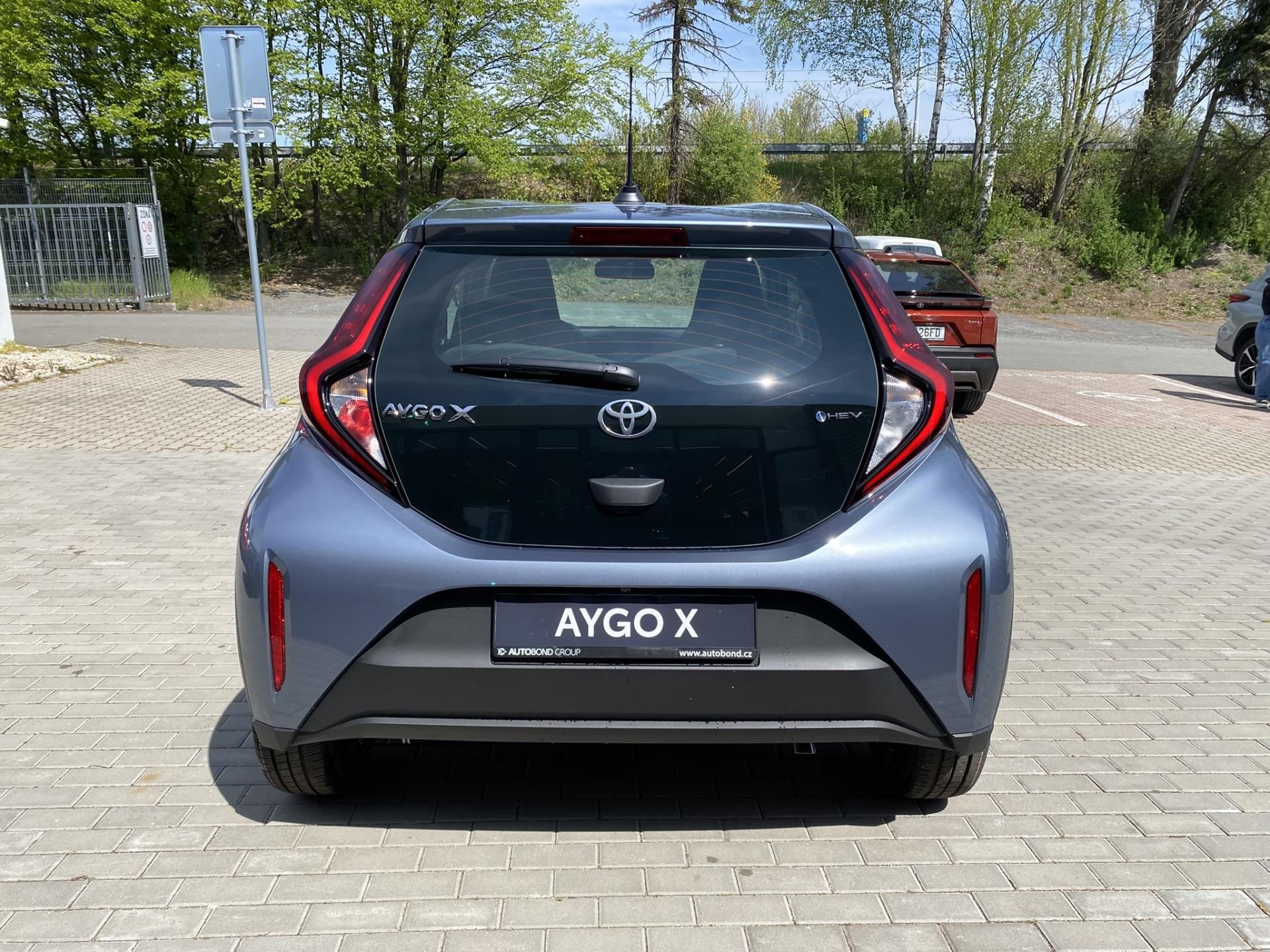 Toyota Aygo, 1.5 HEV COMFORT - fotka 5