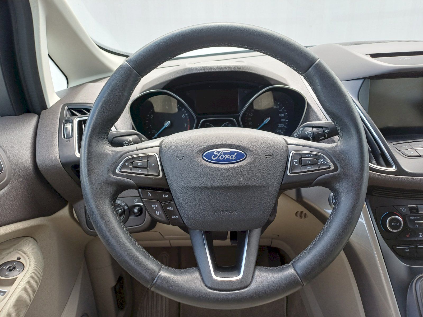 Ford C-MAX, 1.5EcoBoost 110Kw - fotka 6