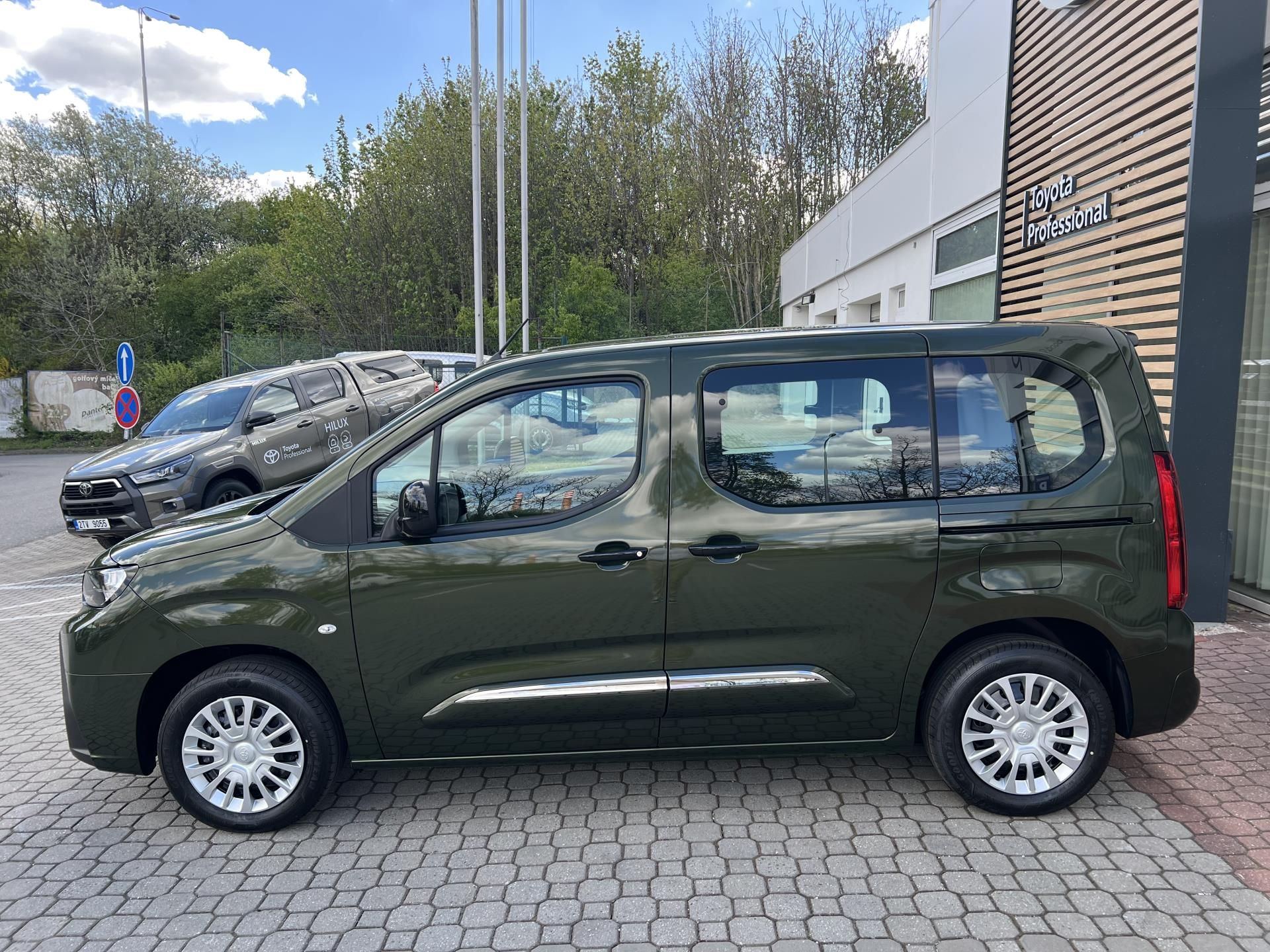 Toyota Proace City Verso, 1.2T 6MT Business Short - fotka 3