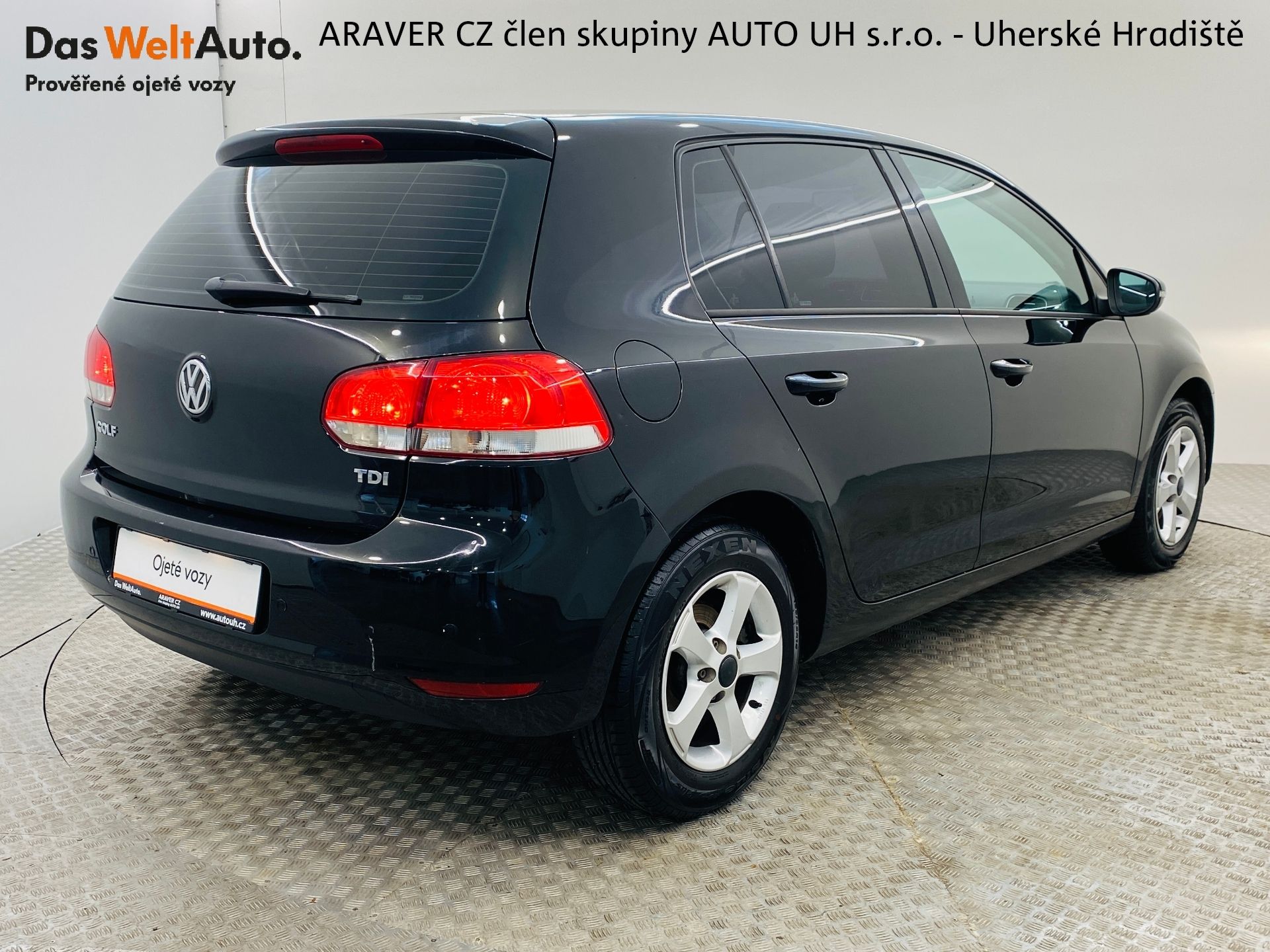 Volkswagen Golf, 1.6 TDI Aut. Klima ČR - fotka 2