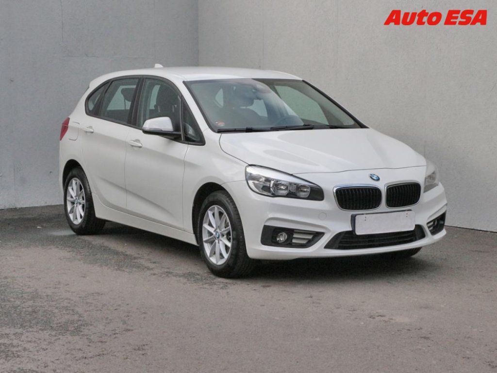 BMW Řada 2, 2.0 i 220 i,navi,+kola