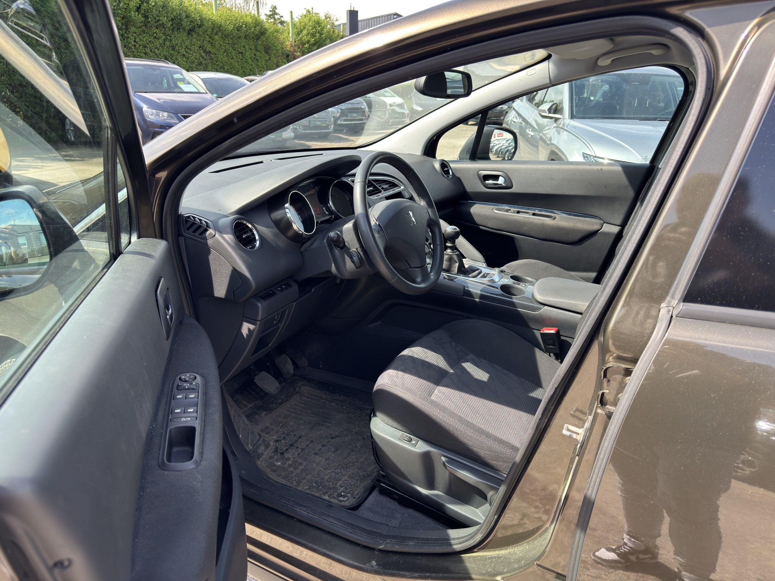 Peugeot 3008, 2.0 HDi 110 kW - fotka 4