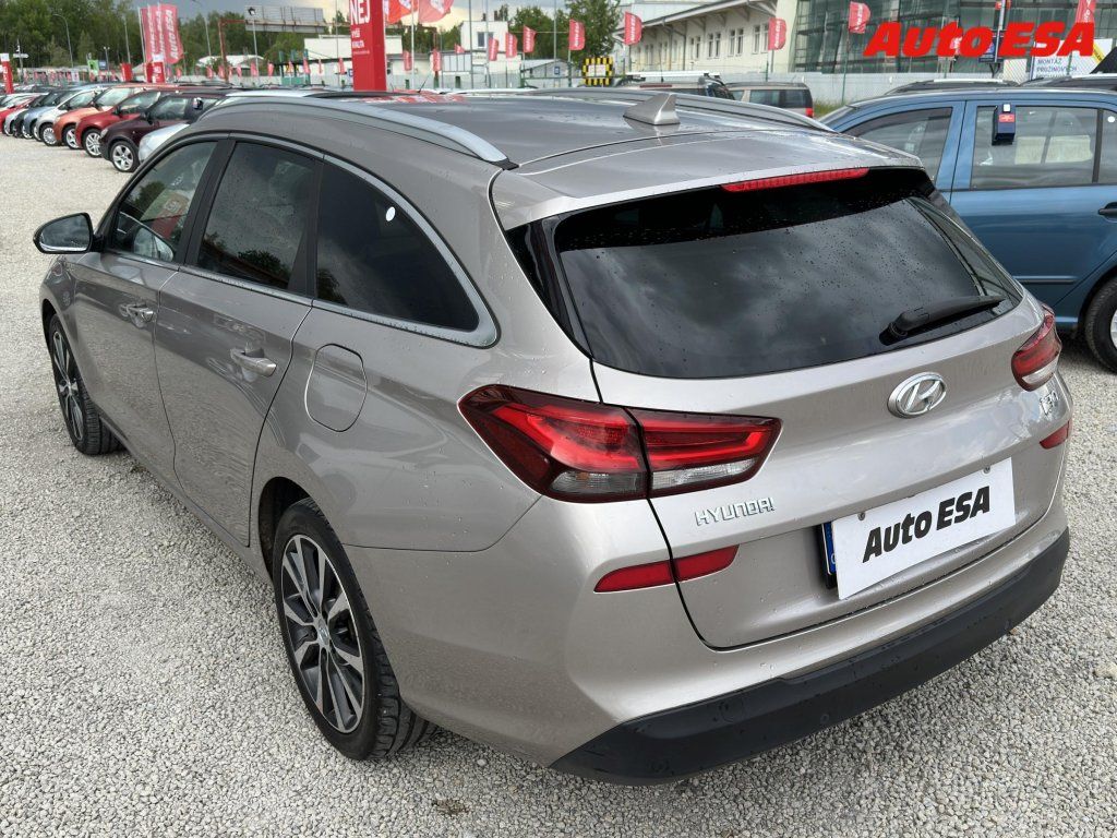 Hyundai i30, 1.6 CRDi - fotka 6