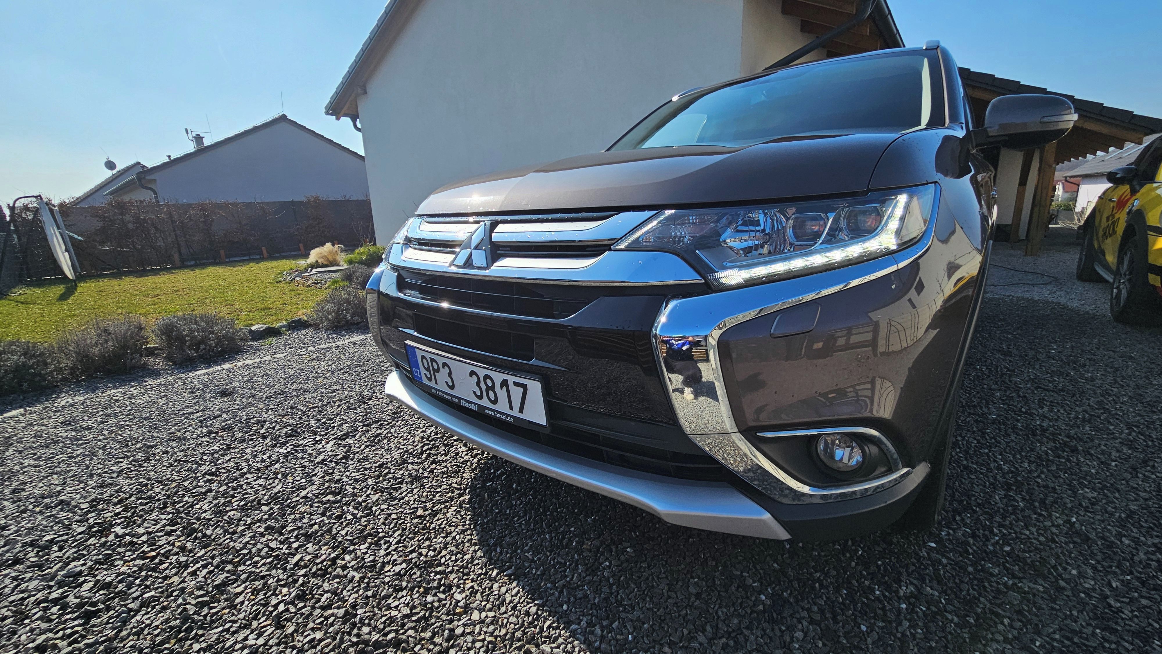 Mitsubishi Outlander, 2,2 D,automat 4x4, androidauto - fotka 5