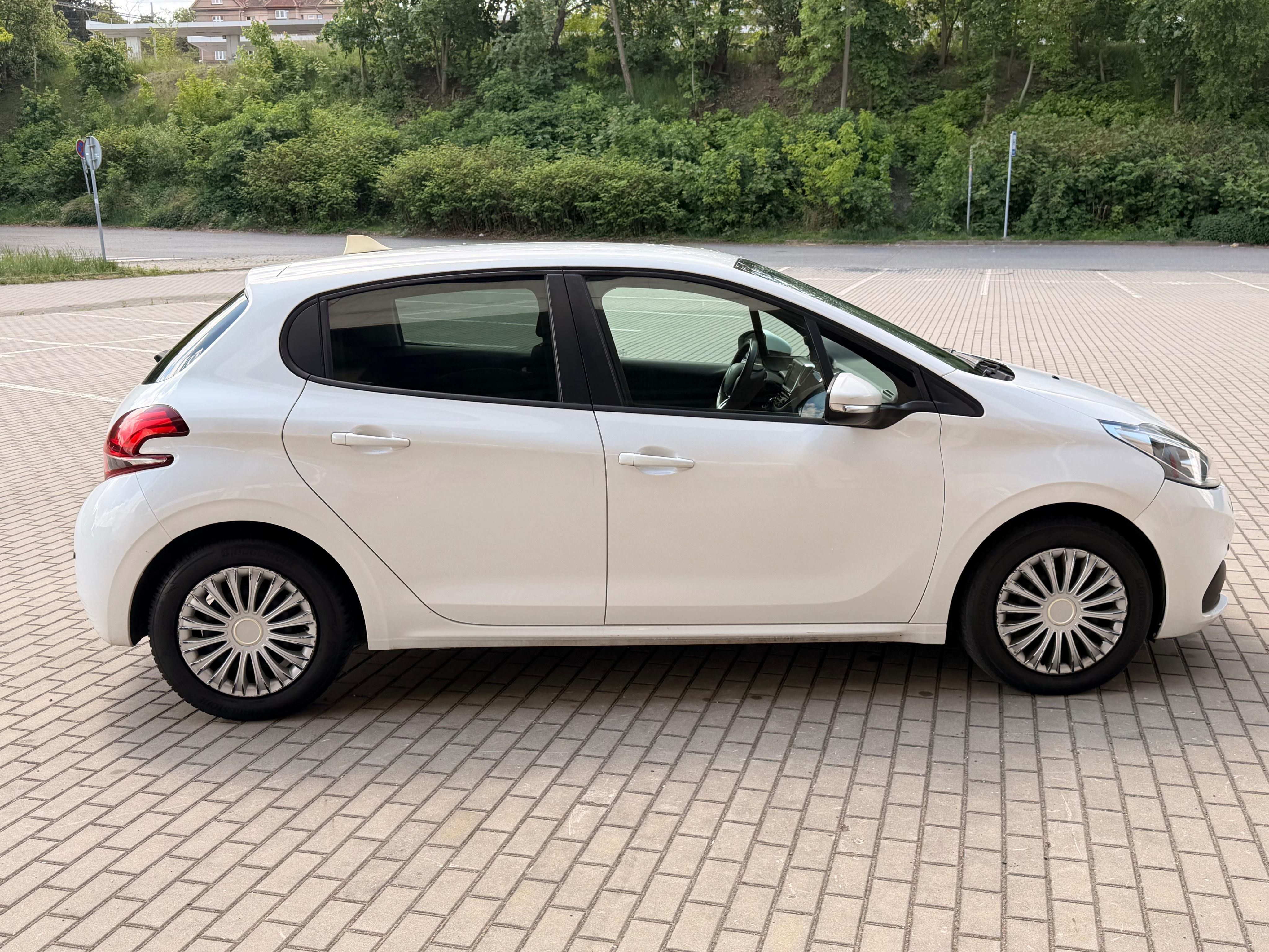 Peugeot 208, 1,6HDI, 55kw, Původ ČR, L+Z - fotka 6
