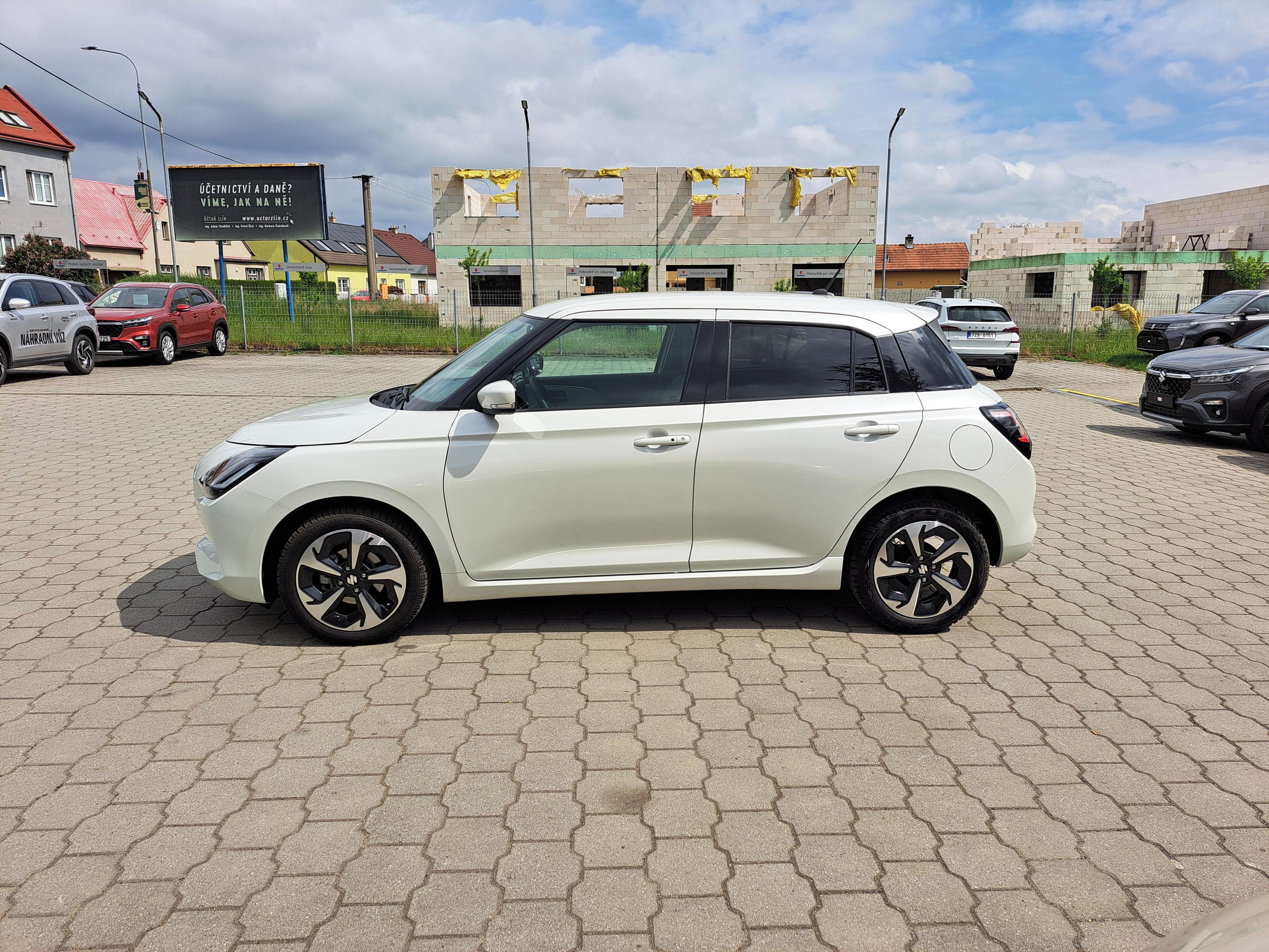 Suzuki Swift, 1,2 Hybrid Elegance 4x2 - fotka 3