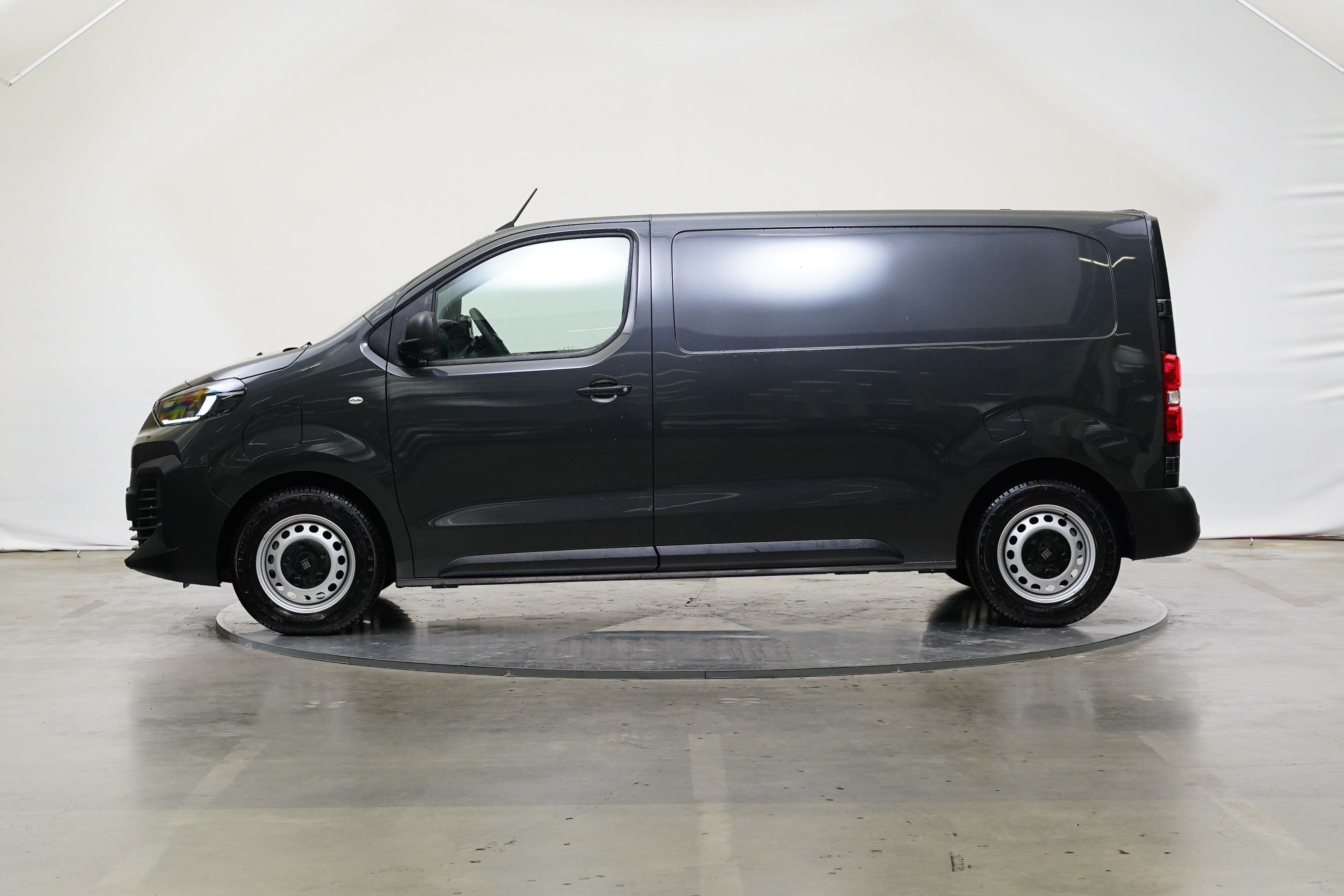 Fiat Scudo, 75 kWh 100 kW - fotka 3