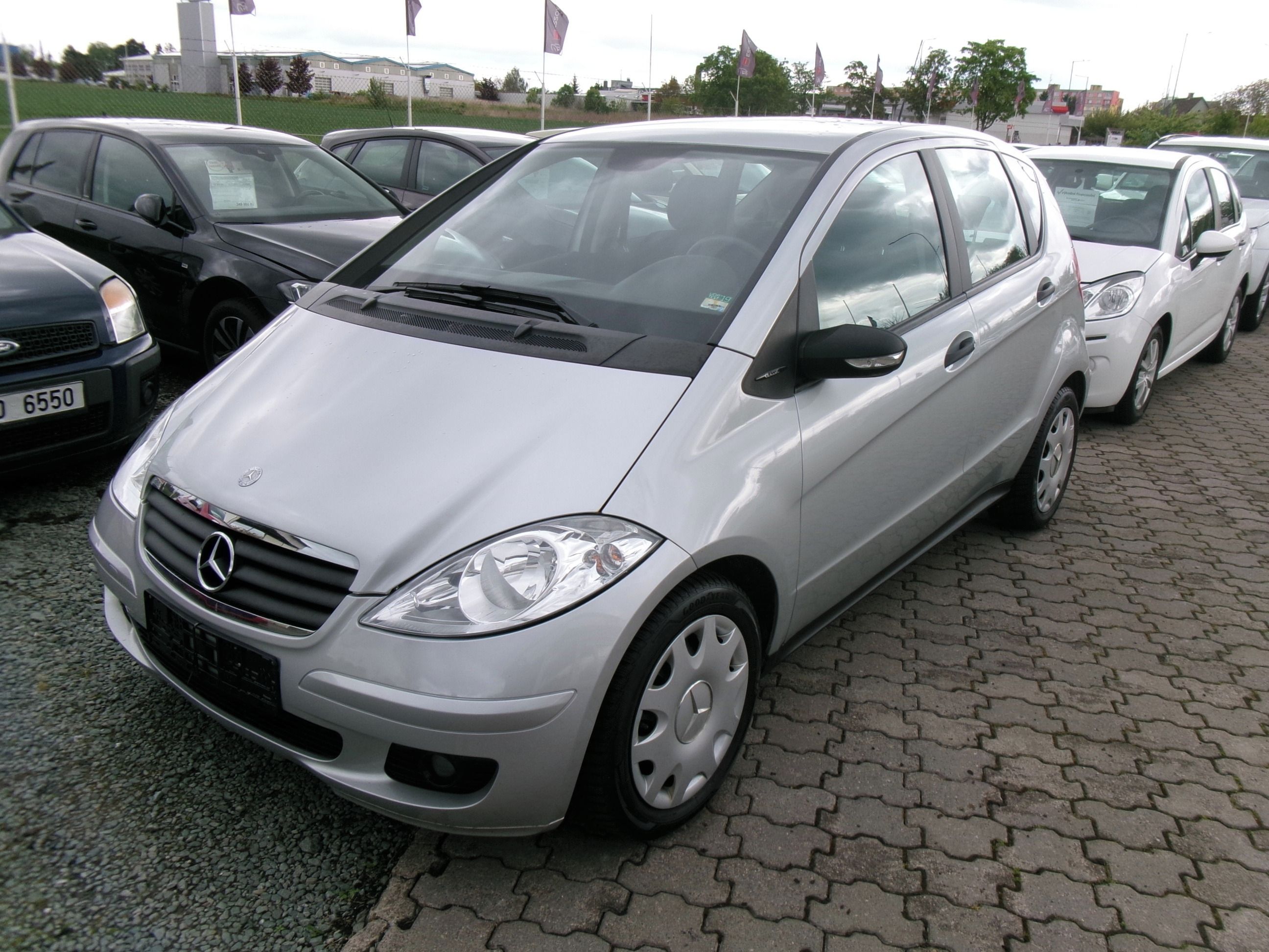 Mercedes-Benz Třídy A, 200i 100kw,1.maj.serviska - fotka 3