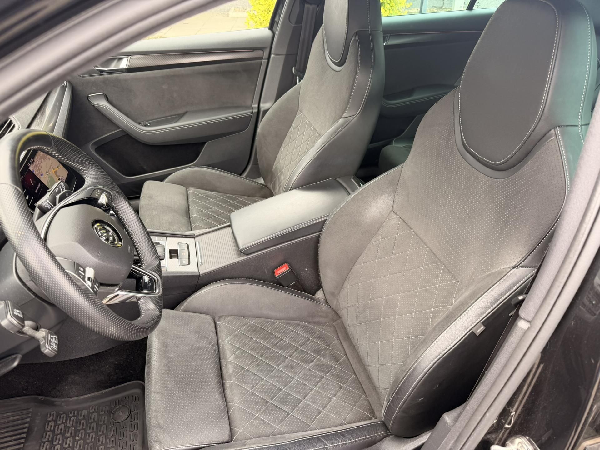 Škoda Superb, COMBI 2,0 TDI 4x4 SPORTLINE - fotka 6