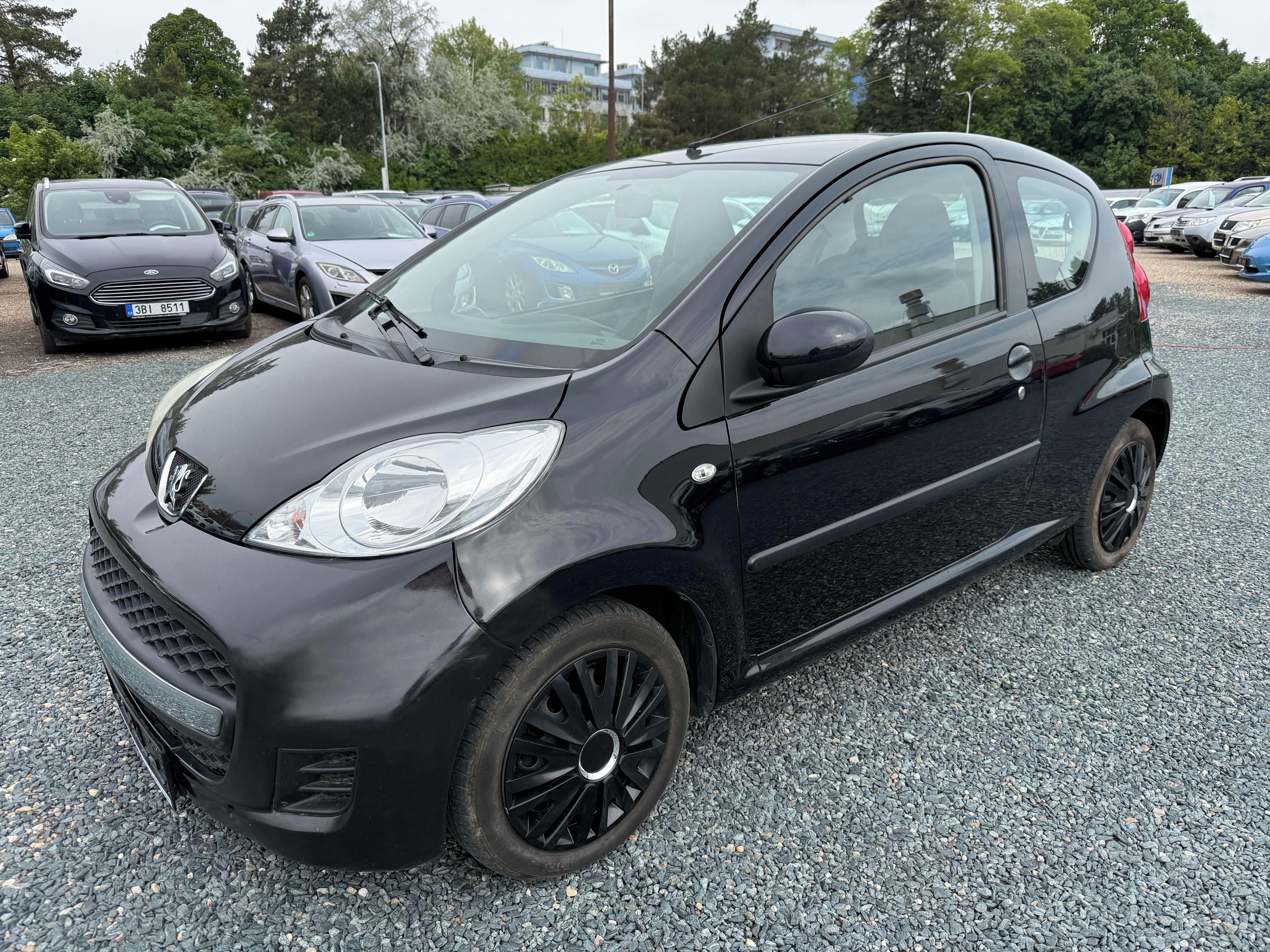 Peugeot 107, 1.0i 50kW AUTOMAT - fotka 2