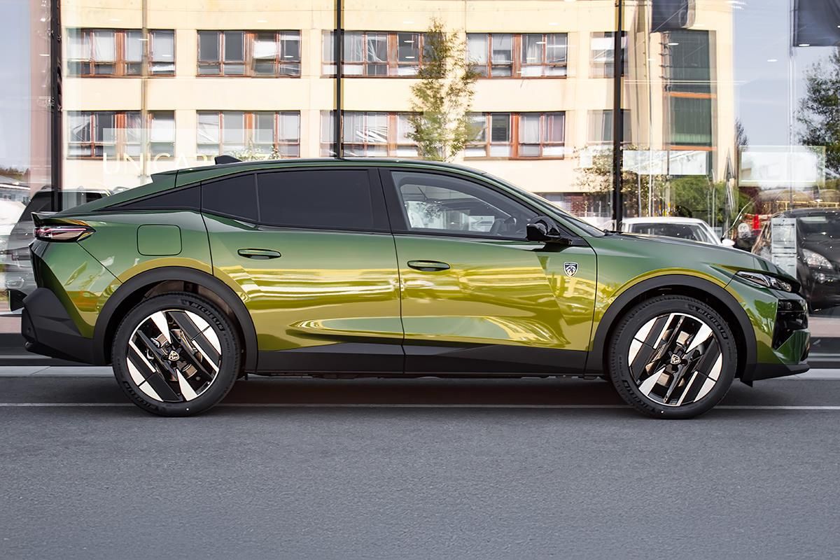 Peugeot 408, 1,2 ALLURE Hybrid 145 e-DCS6 - fotka 4