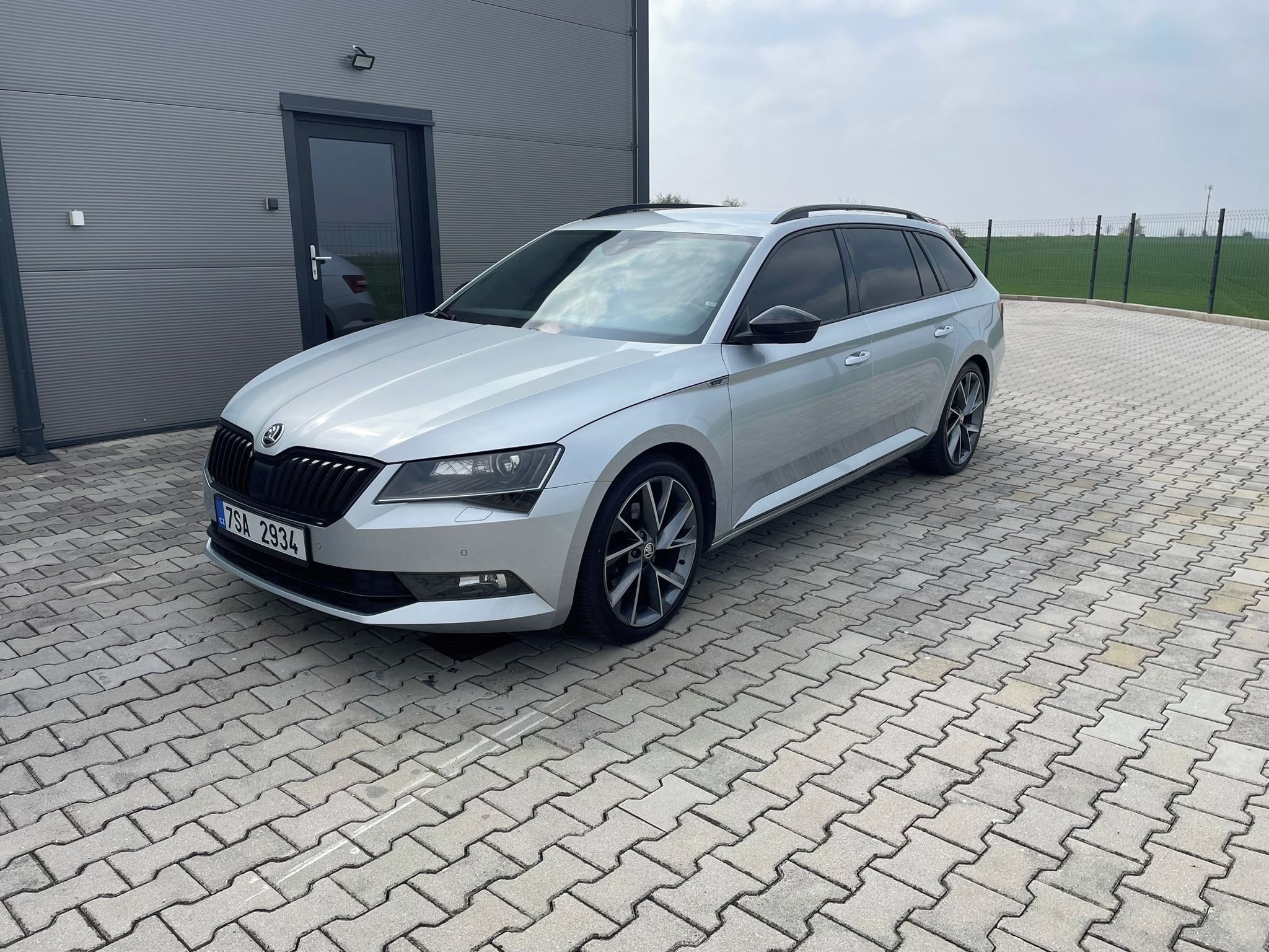 Škoda Superb, Sportline 2.0Tdi DSG WEBASTO - fotka 2