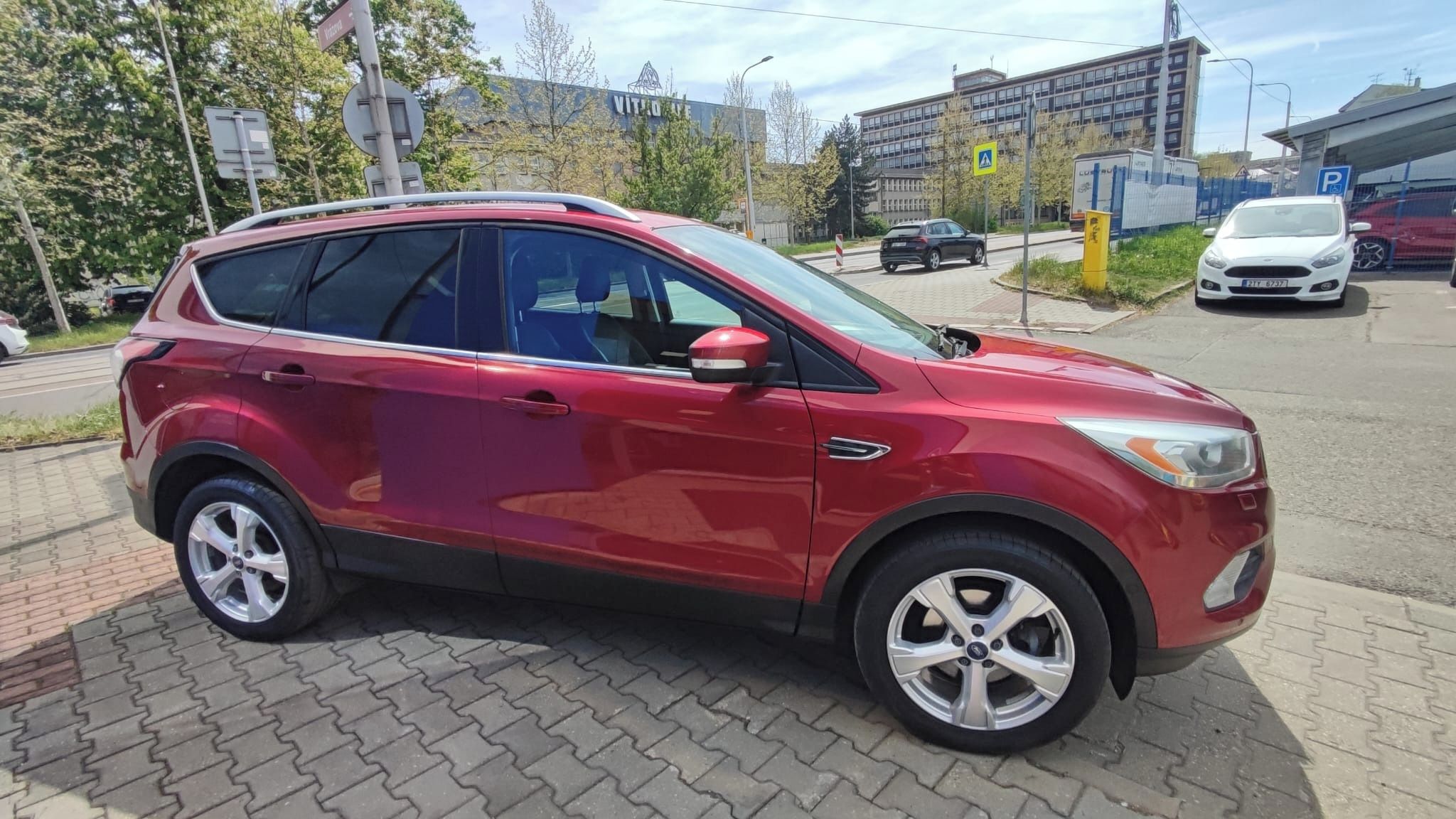 Ford Kuga, 1,5 EcoBoost 110kw CZ (2017) - fotka 4