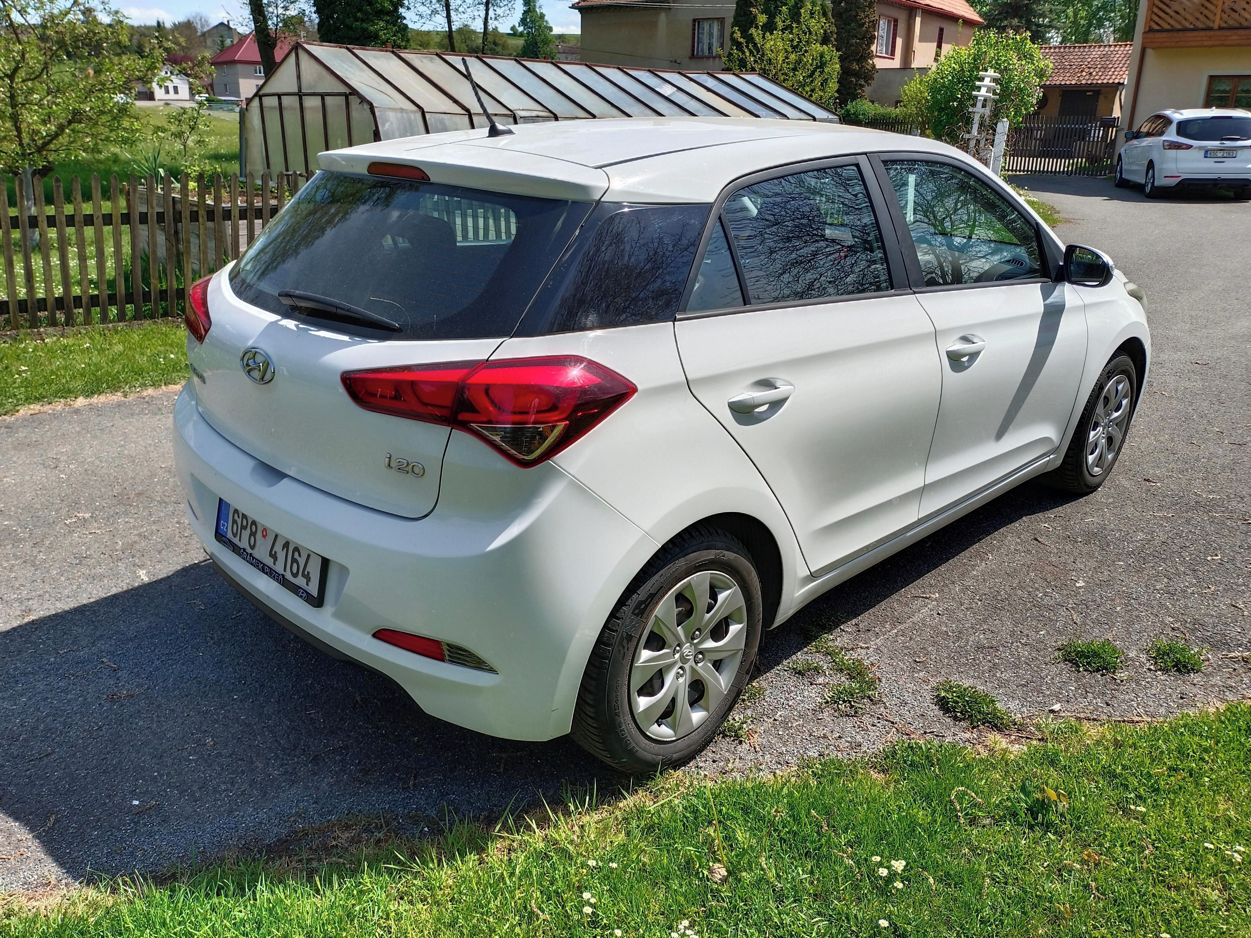Hyundai i20 - fotka 2