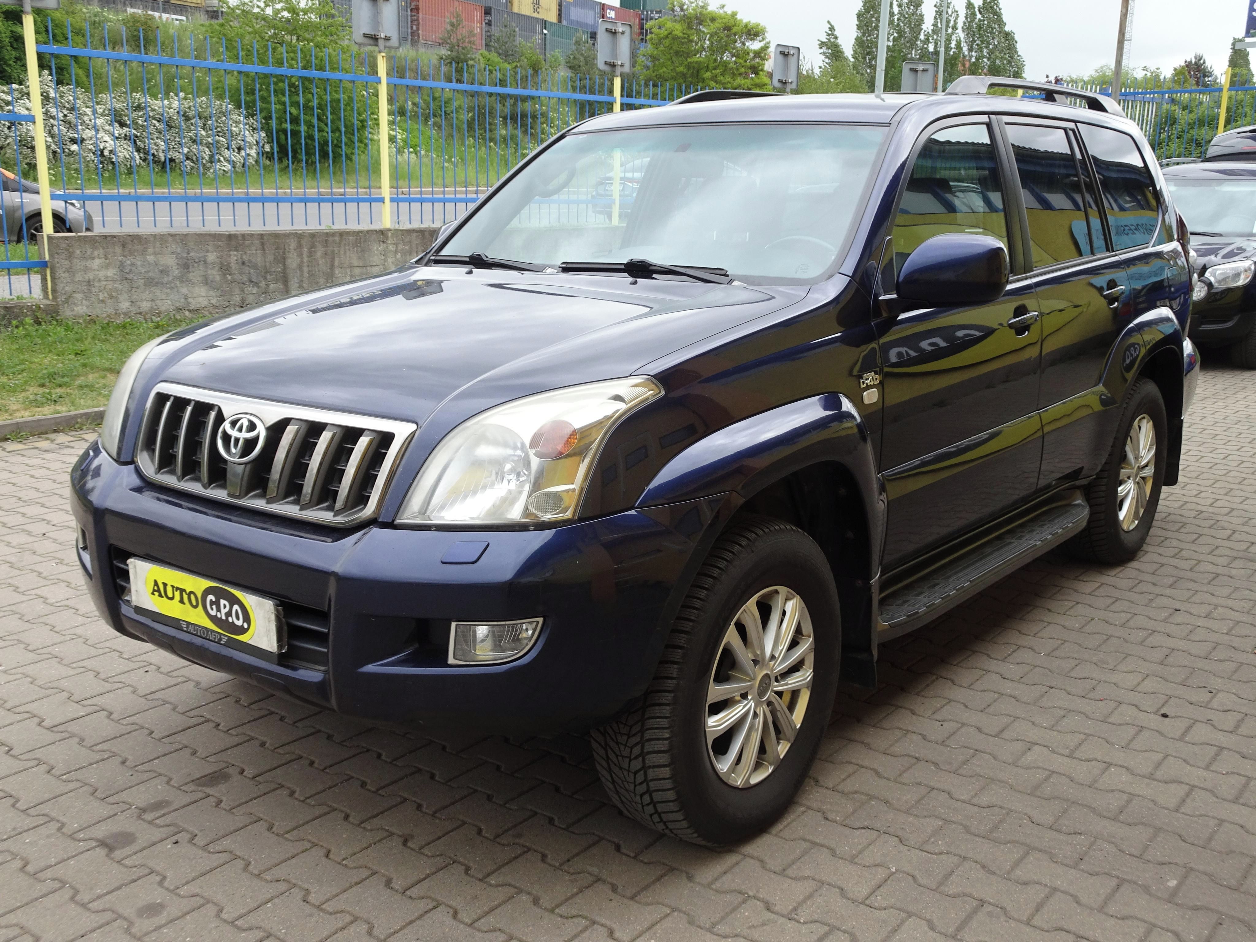 Toyota Land Cruiser, 120 3.0D4-D 4x4, 1.maj, ČR - fotka 2