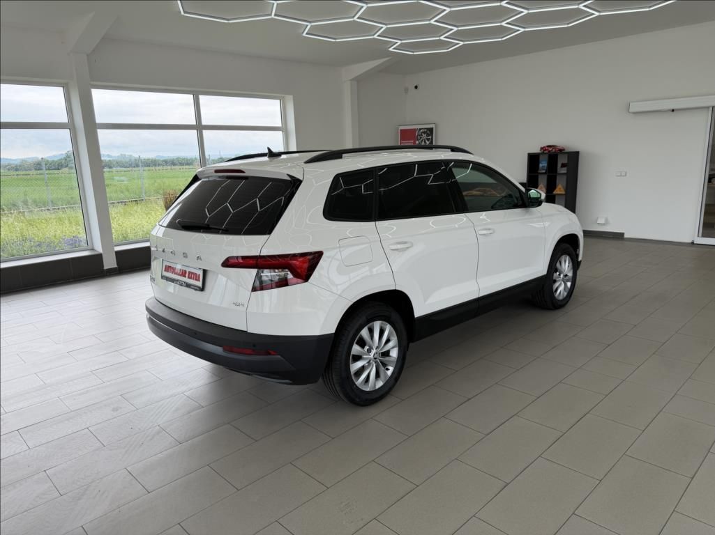 Škoda Karoq, 2,0 TDi, DSG,NAVI,TZ,LED - fotka 5