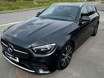 Mercedes-Benz E 220 d T 4x4