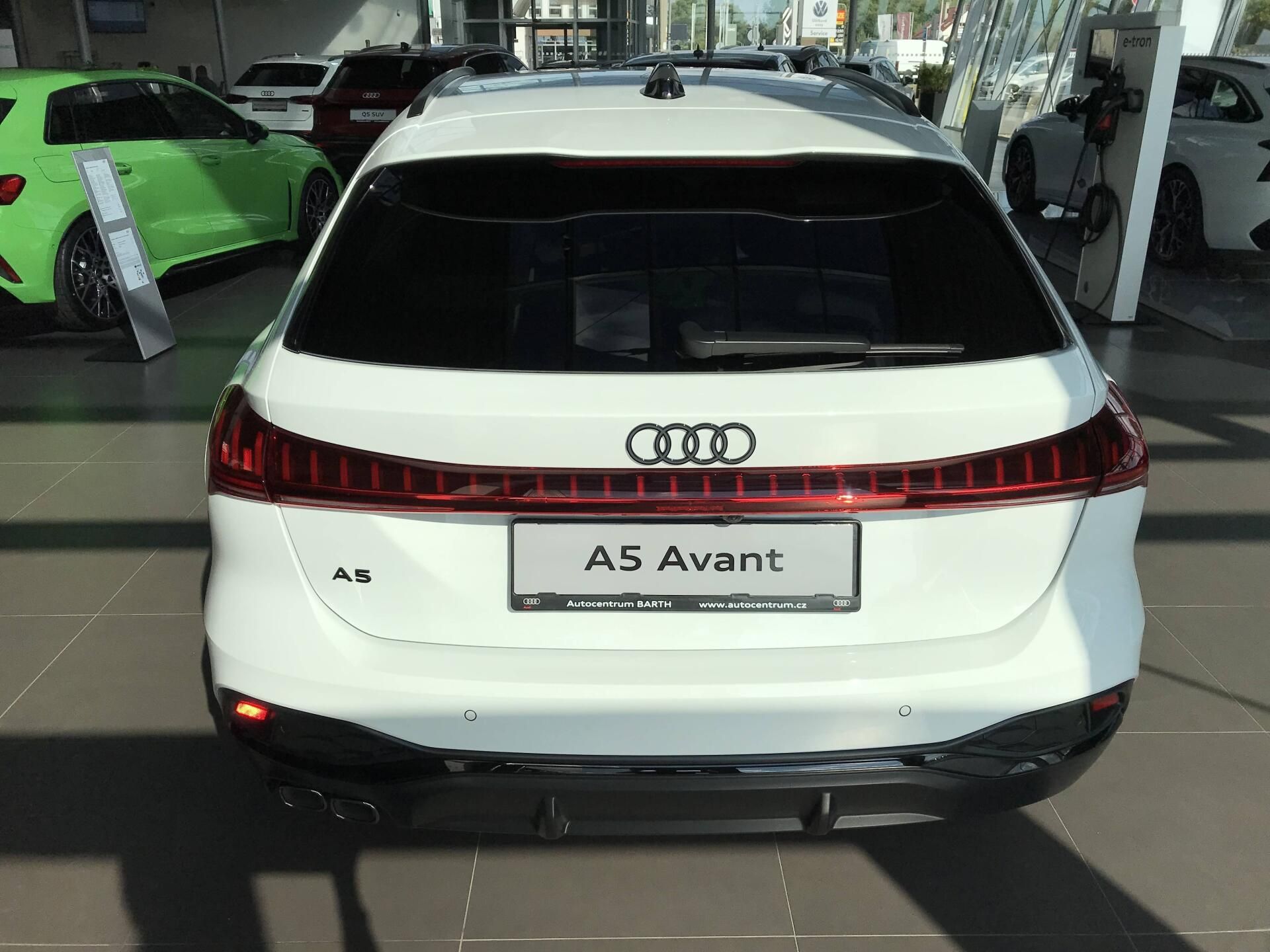 Audi A5, 7STR 2,0TDI - fotka 5