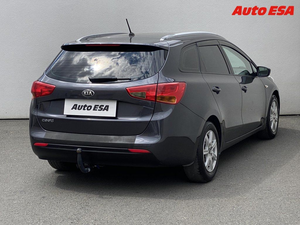 Kia Cee´d, 1.4 - fotka 4