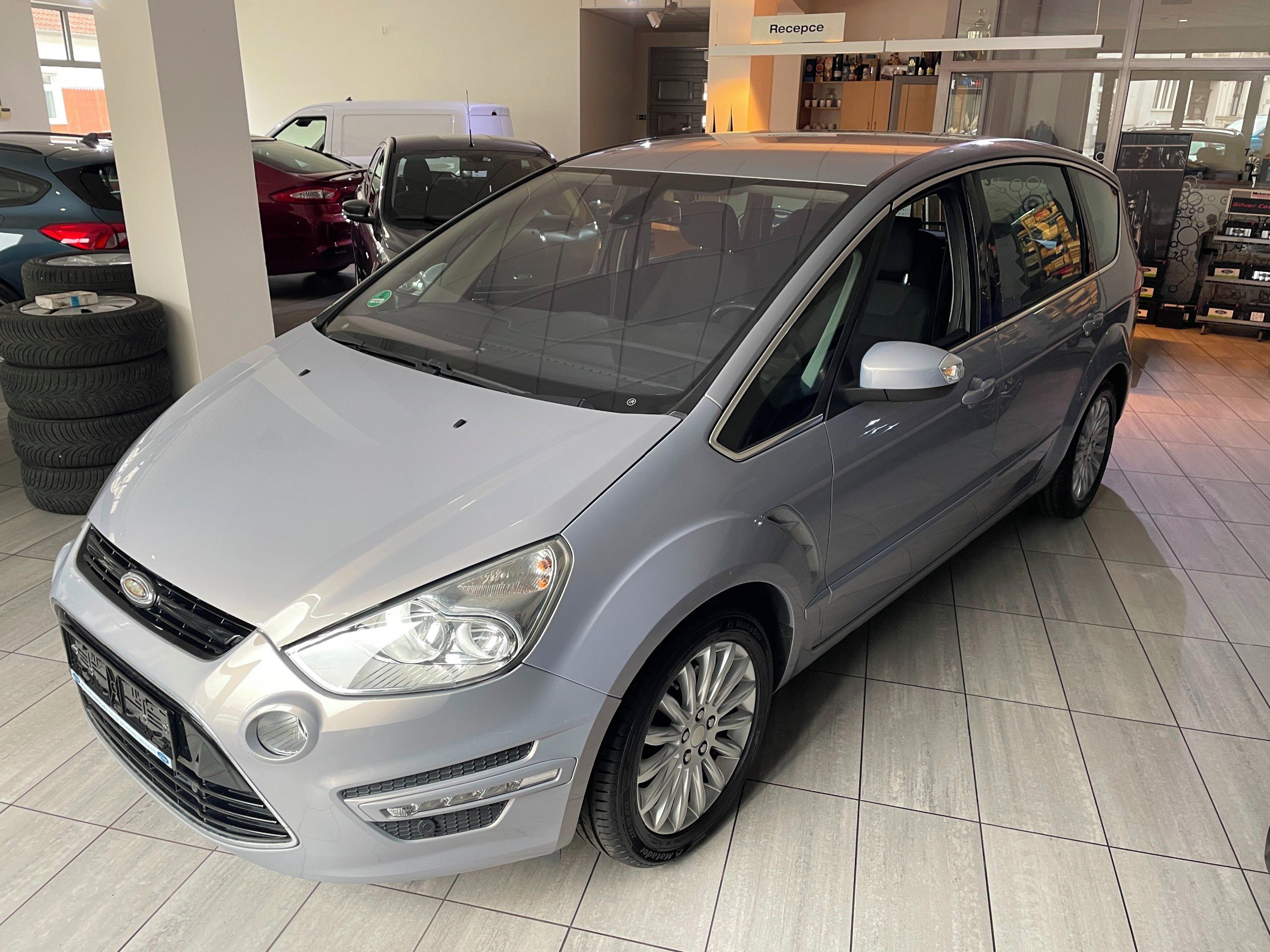 Ford S-MAX, Titanium 2.0 TDCi 103kW 7míst - fotka 2