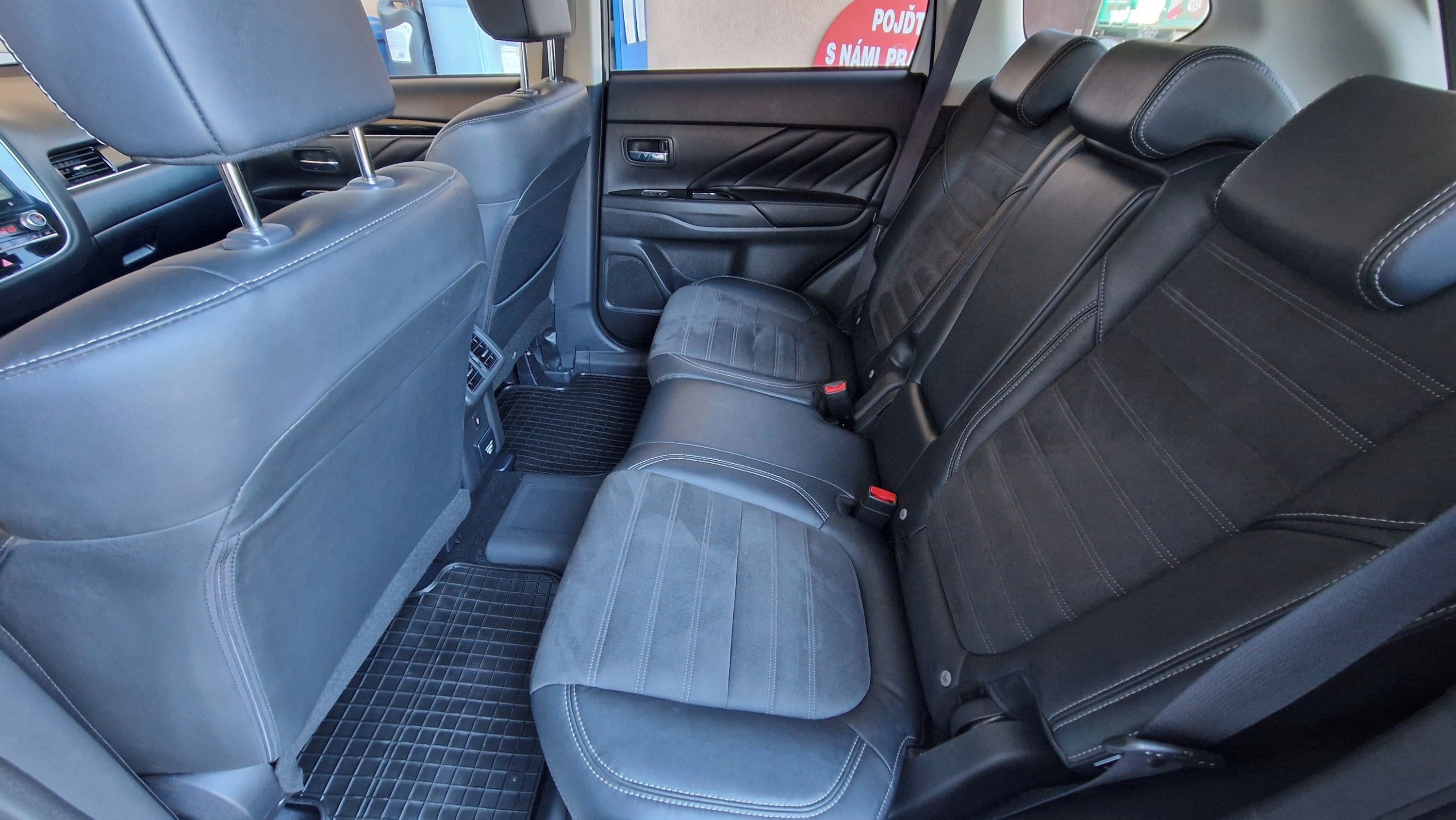 Mitsubishi Outlander, 2,4 PHEV-KŮŽE-AUT-POUZE 64TKM - fotka 6