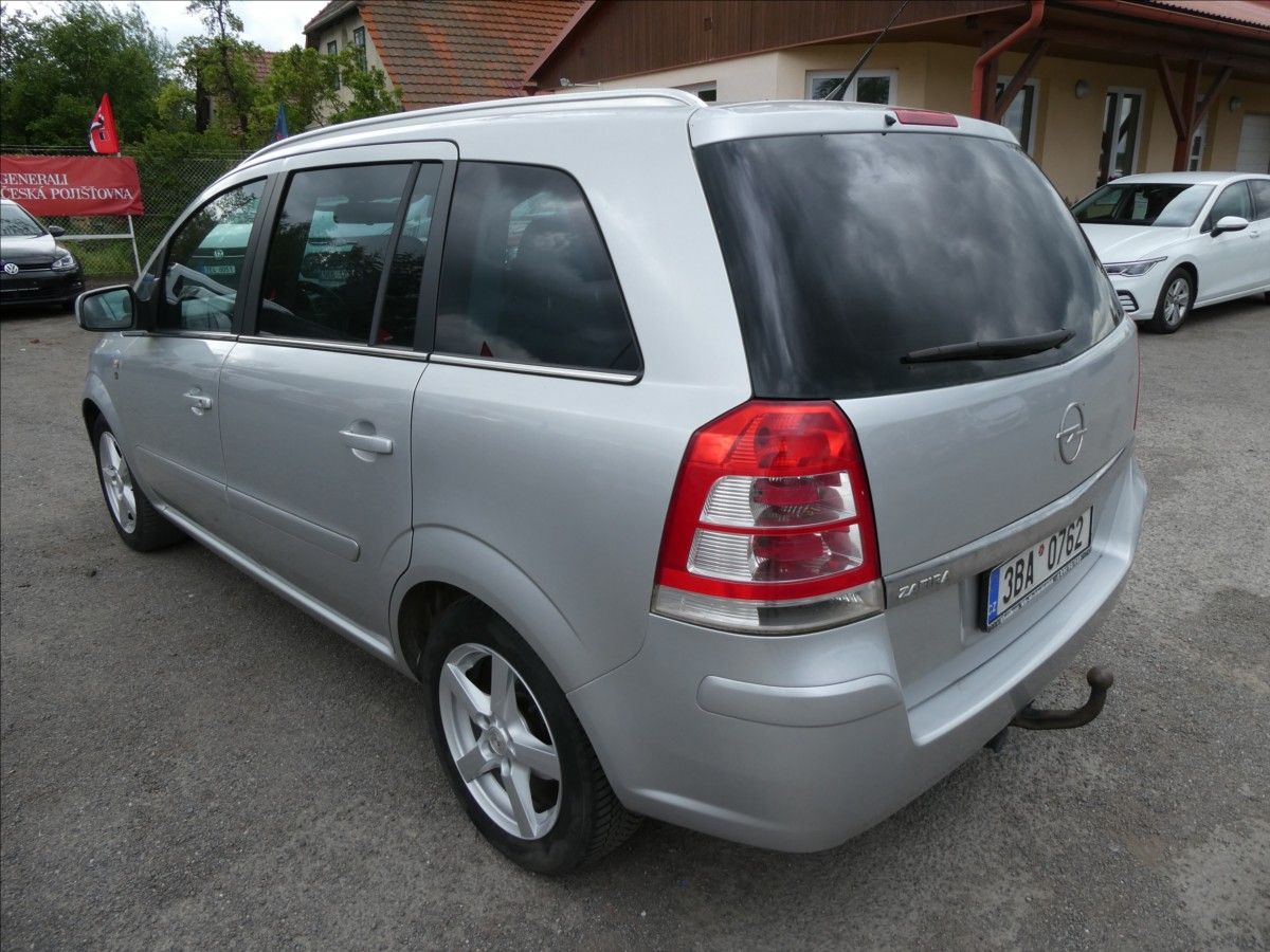 Opel Zafira, 1,8 i 16V klima, závěs - fotka 6