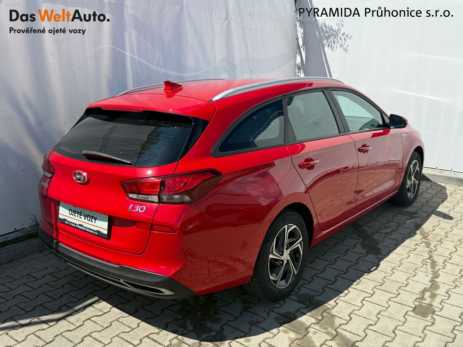 Hyundai i30, 1.0 T-GDI 88 kW Family - fotka 2
