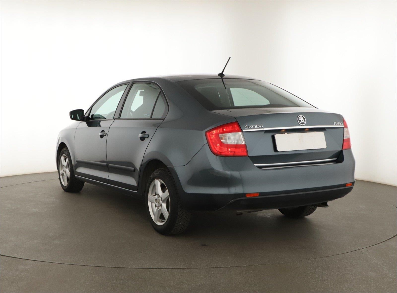 Škoda Rapid, 1.2 TSI, Automat, Klima - fotka 4