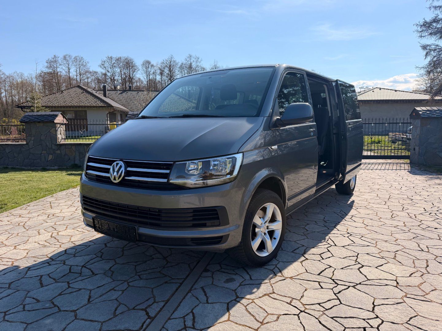 Volkswagen Caravelle, 2.0TDI 110kW DSG LONG,7MÍST - fotka 2