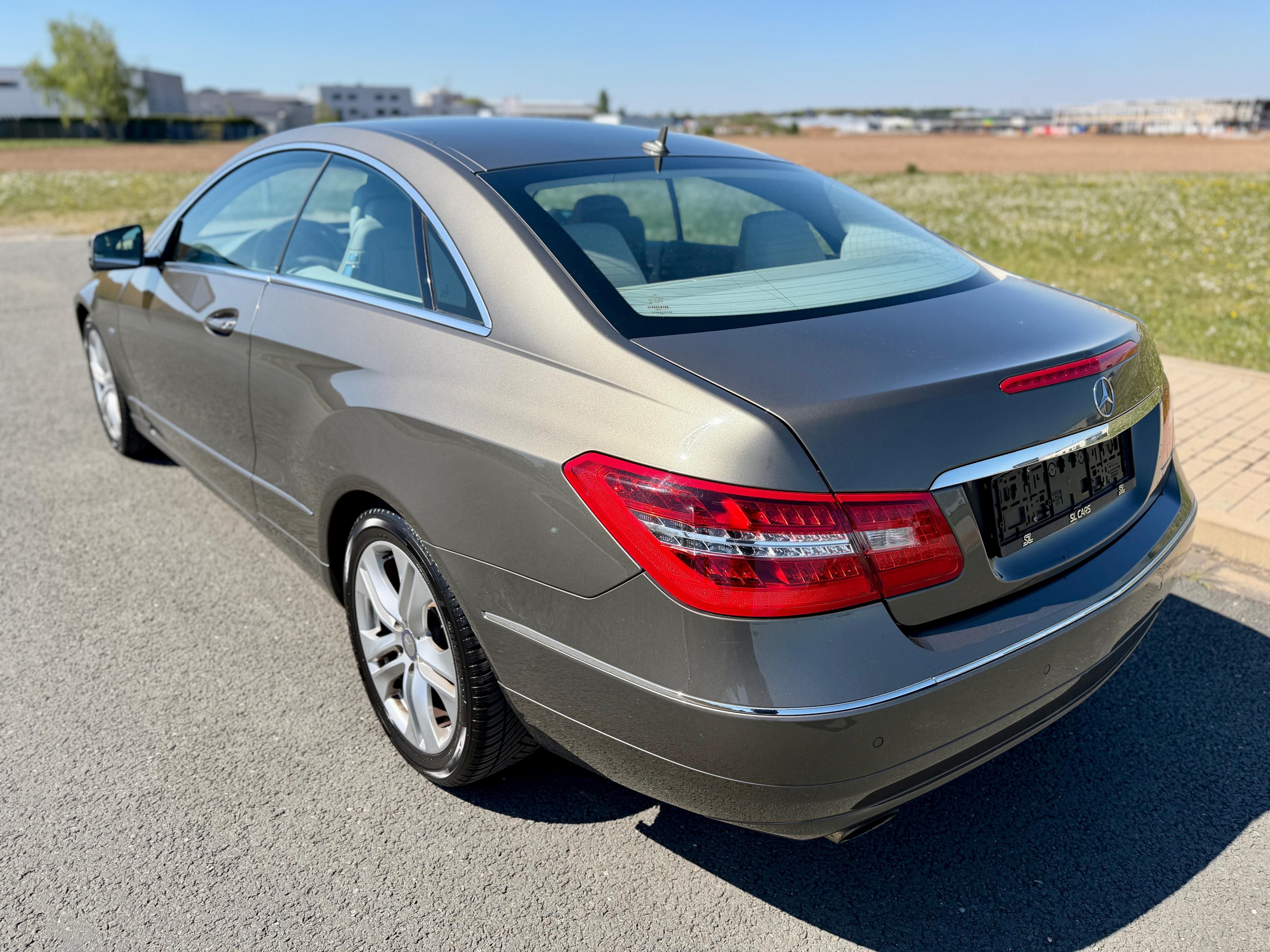 Mercedes-Benz Třídy E, 250 CGI 5G KUPÉ SERVISKA - fotka 3