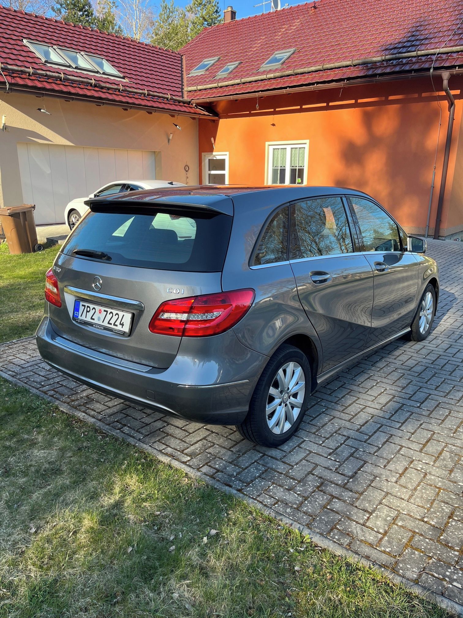 Mercedes-Benz Třídy B, Mercedes B 180 CDI 1,8 - fotka 4