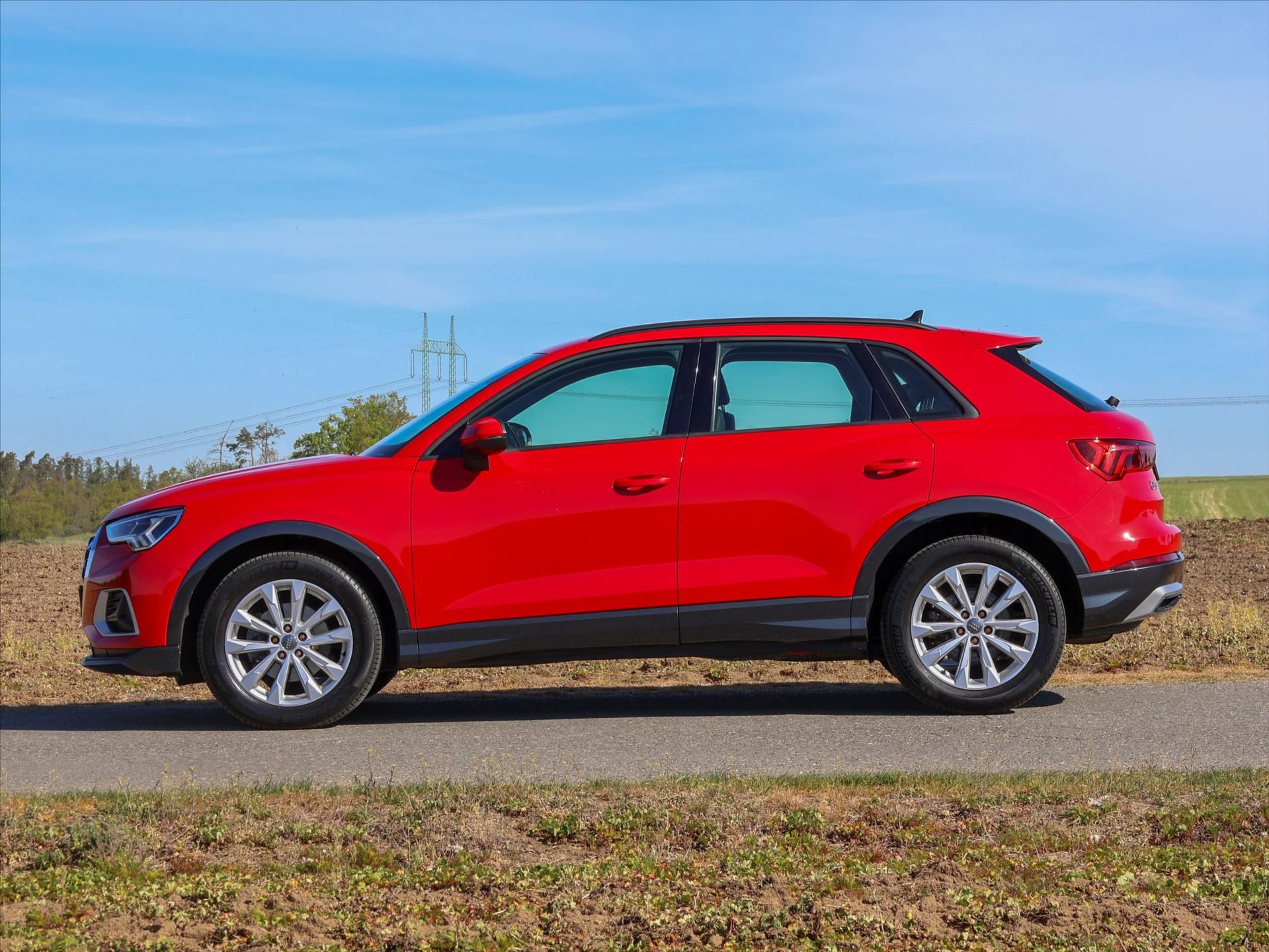 Audi Q3, 2,0 TDI 110kW Advanced CZ DPH - fotka 4