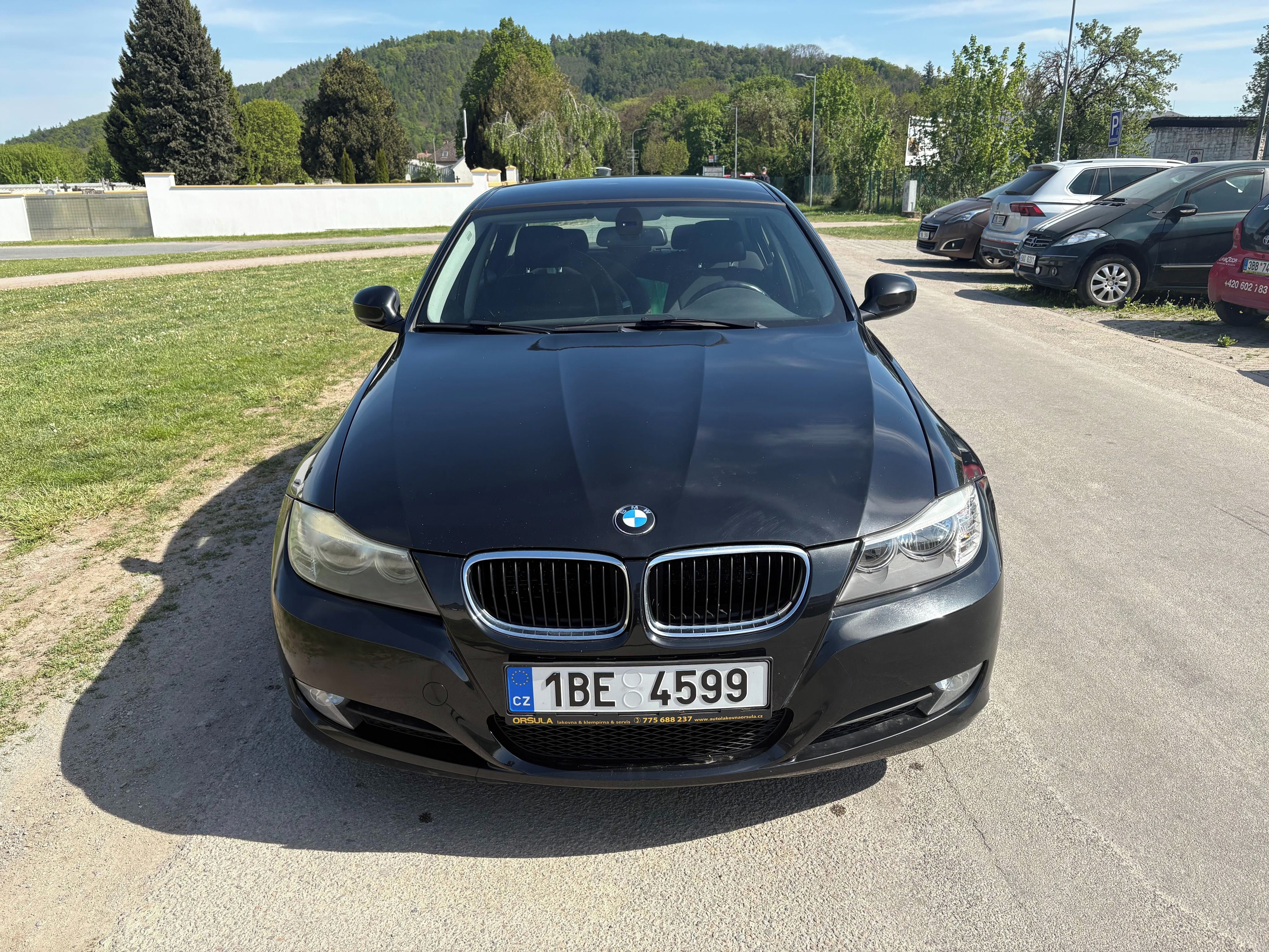 BMW Řada 3, 318i - 105kW + sada kol - fotka 2
