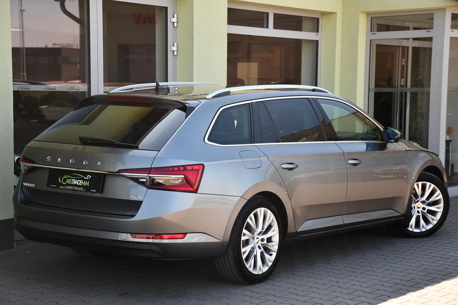 Škoda Superb, 2.0TDi 147kW STYLE  NTOP TAŽNÉ - fotka 5