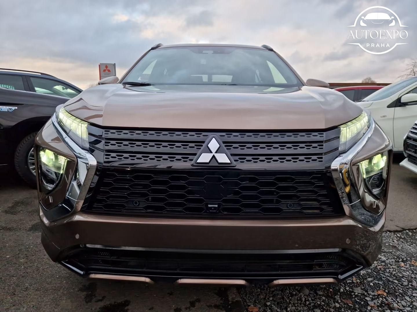 Mitsubishi Eclipse Cross, Plug-In Hybrid Select Navi LED - fotka 4